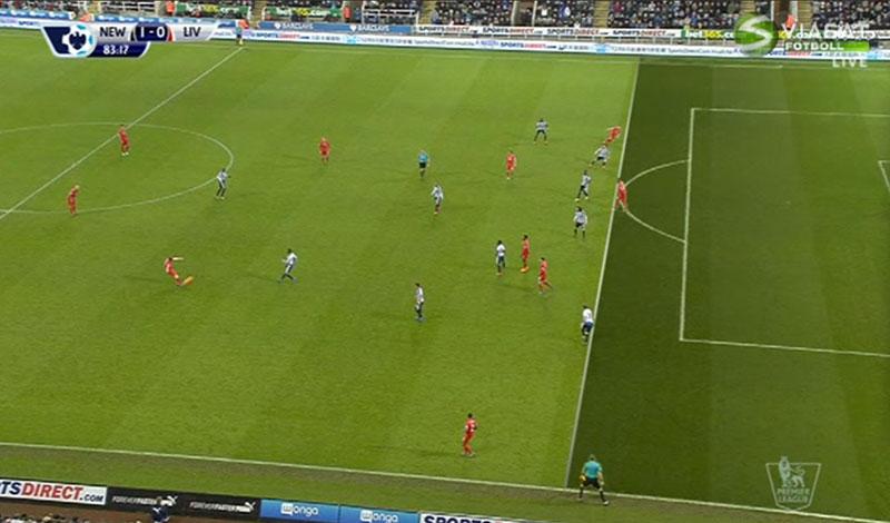 Situationen där Liverpool fick 1-1 bortdömt för offside.