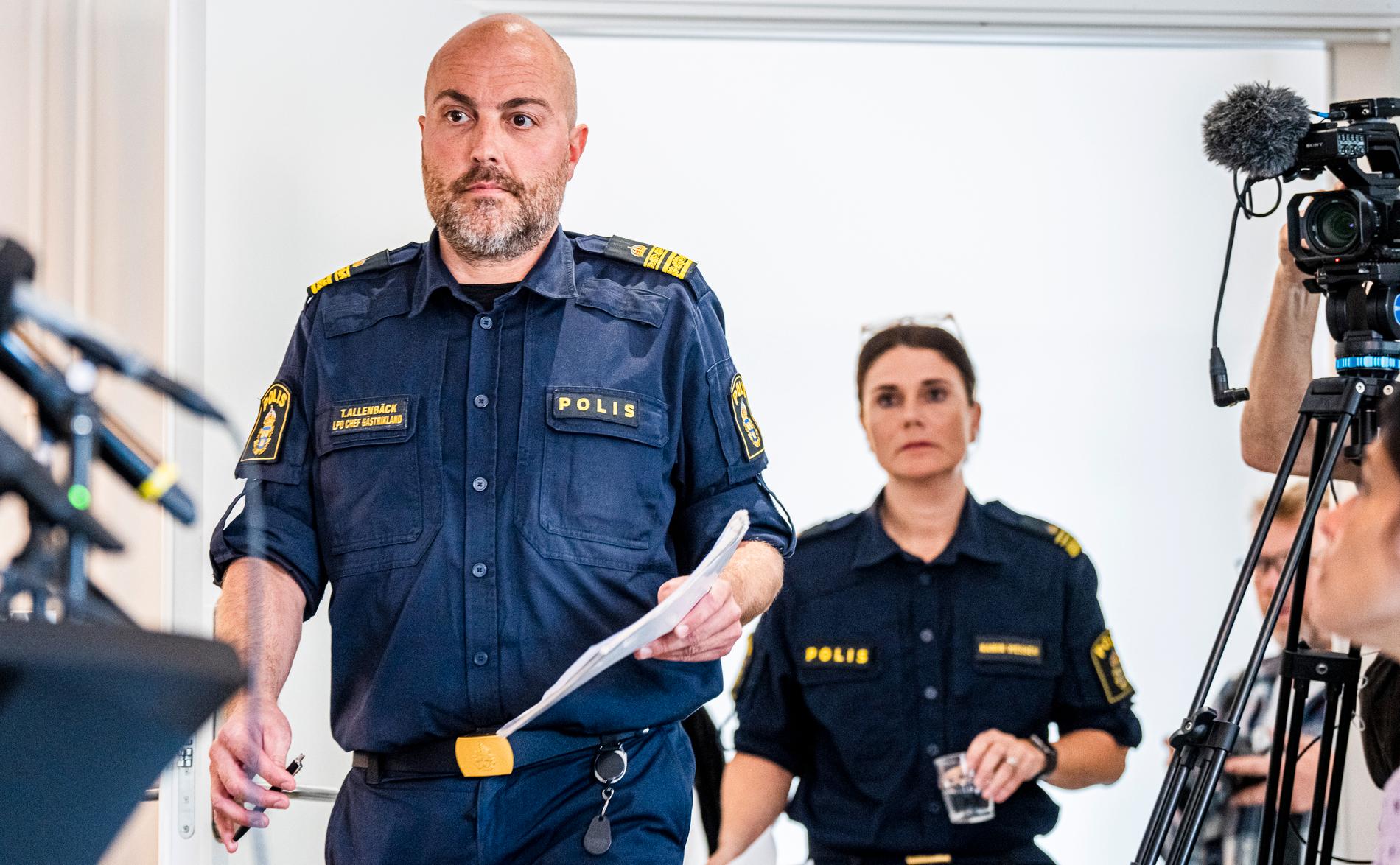 Lokalpolisområdeschefen Temo Allenbäck och sektionschef Karin Wessén.