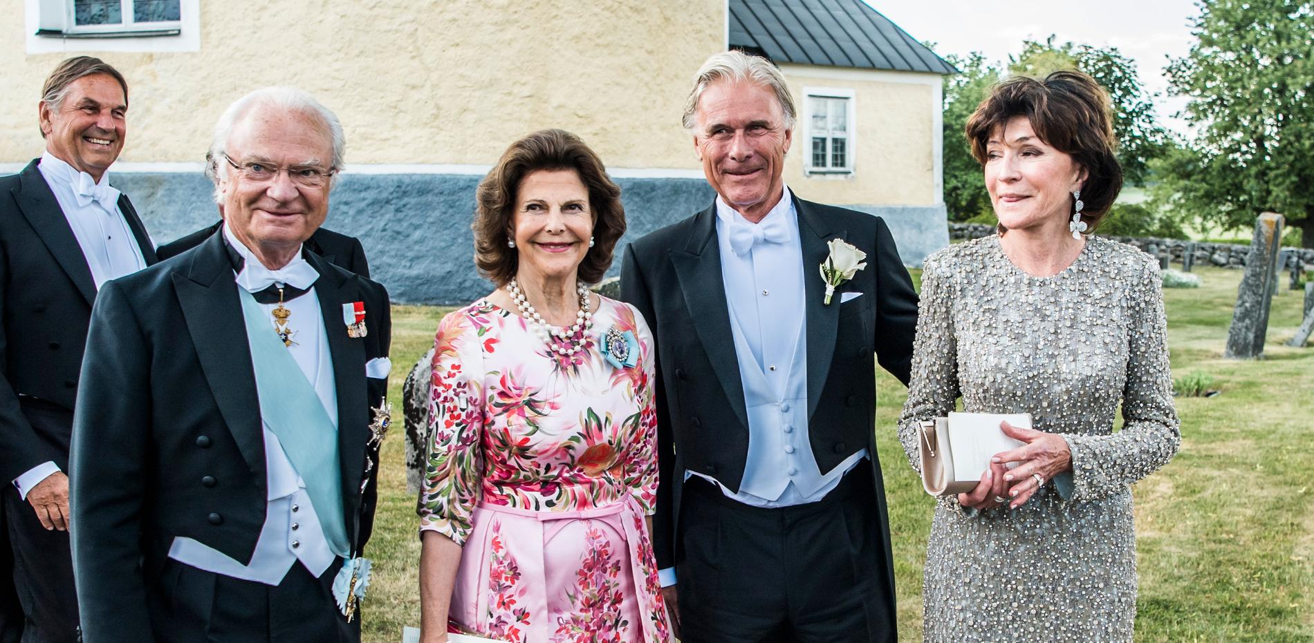 Kung Carl XVI Gustaf, drottning Silvia, drottning, Fredrik Gottlieb och Carola Gottlieb på Louise Gottlieb "Lussan"s bröllop 2018.