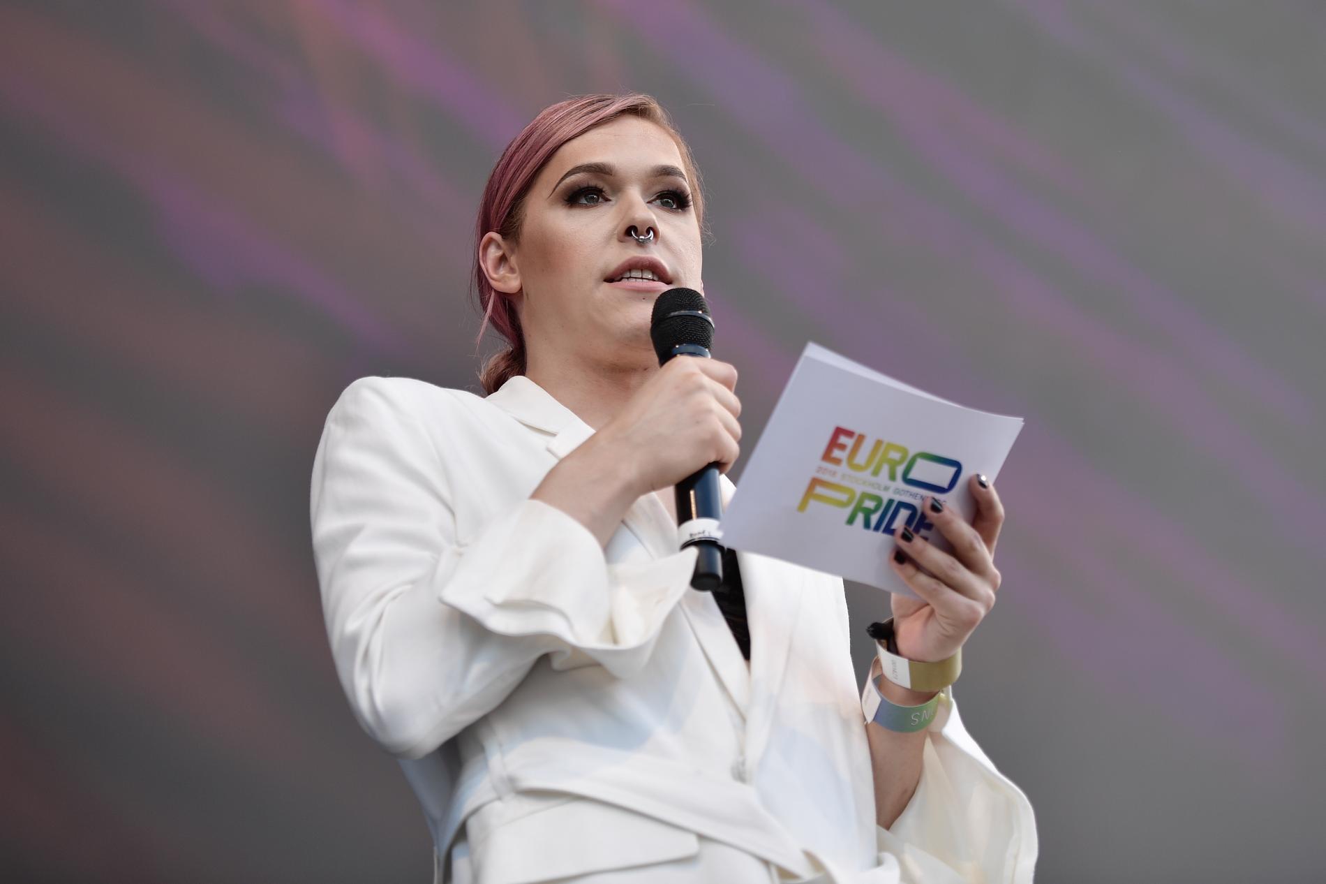 Skådespelaren Saga Becker är konferencier för årets Pridefestival.