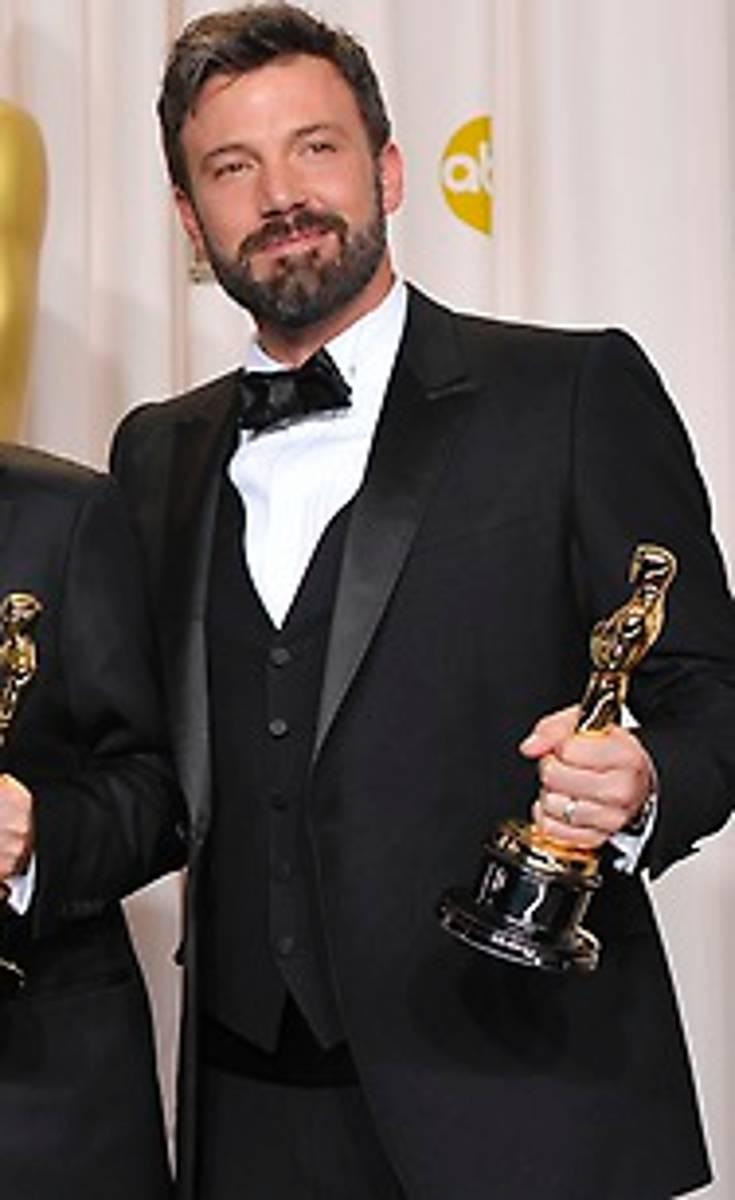 Ben  Affleck hytter med Oscarspriset