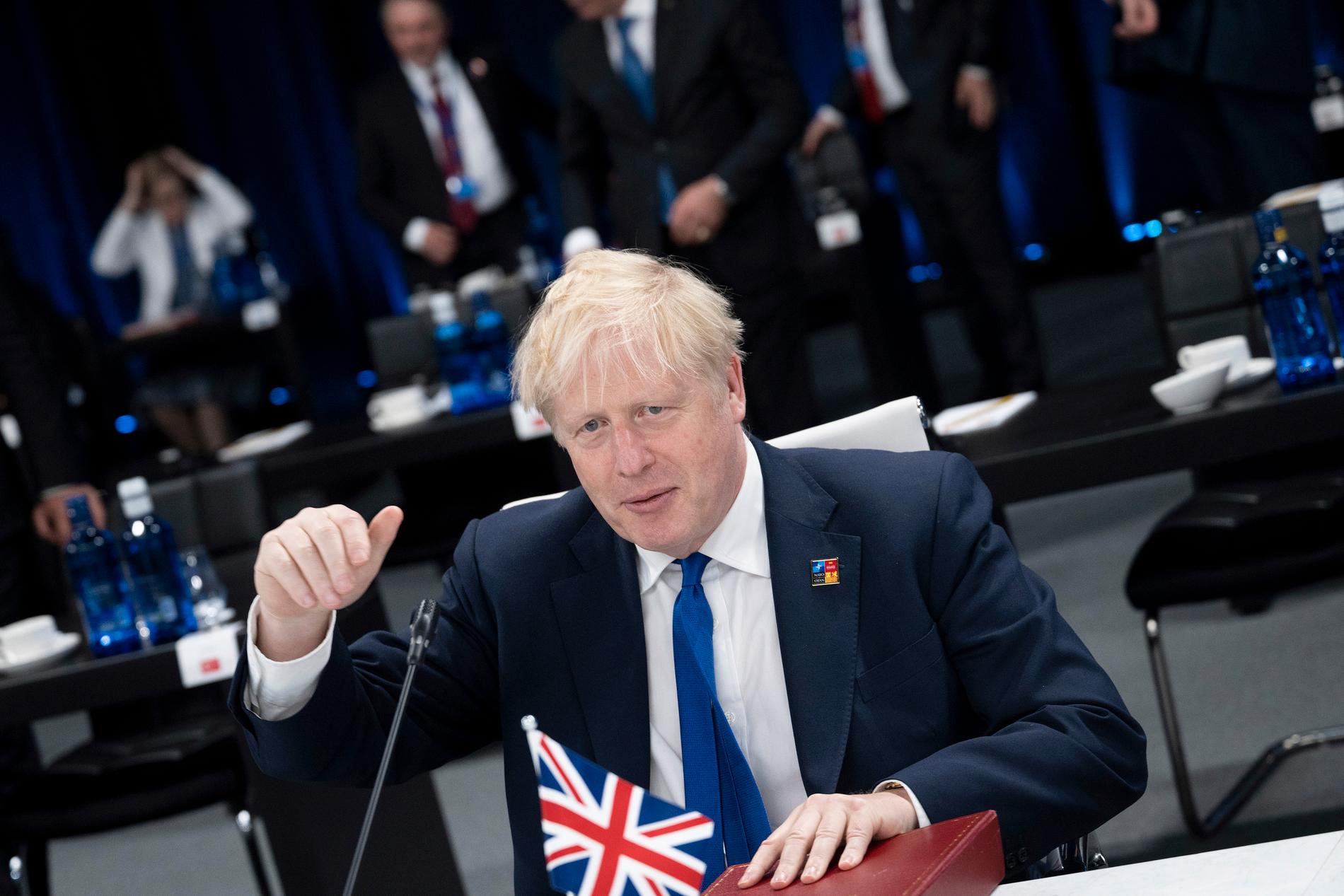 Storbritanniens premiärminister Boris Johnson sade att kriget i Ukraina inte hade startat om Putin hade varit kvinna. Nu kräver Ryssland en ursäkt.
