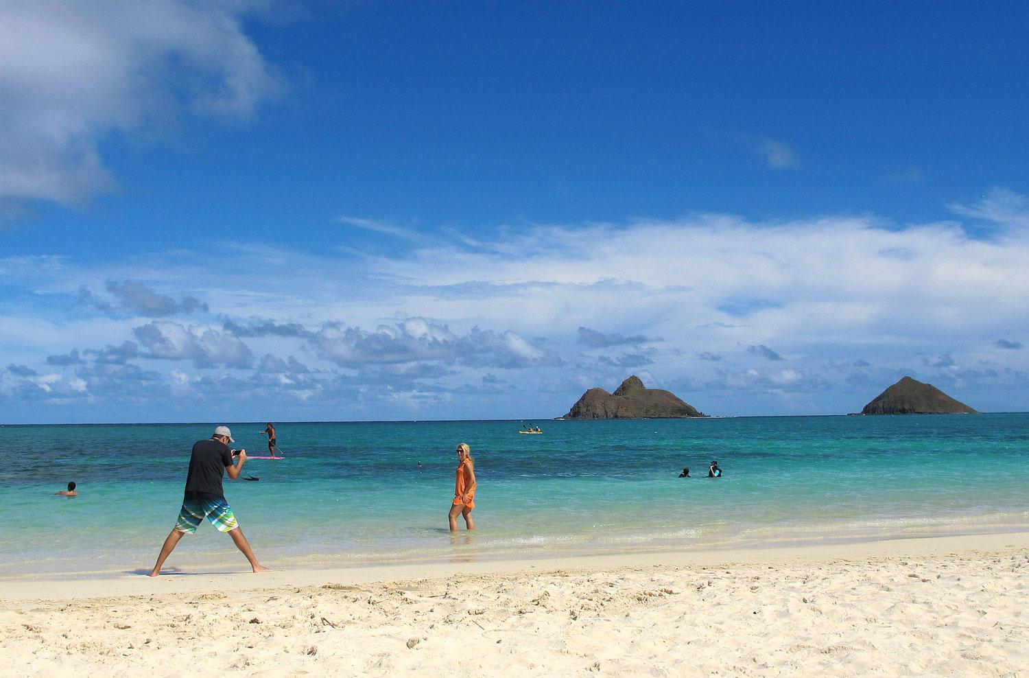 Turister på Kailua-stranden Lanikai-