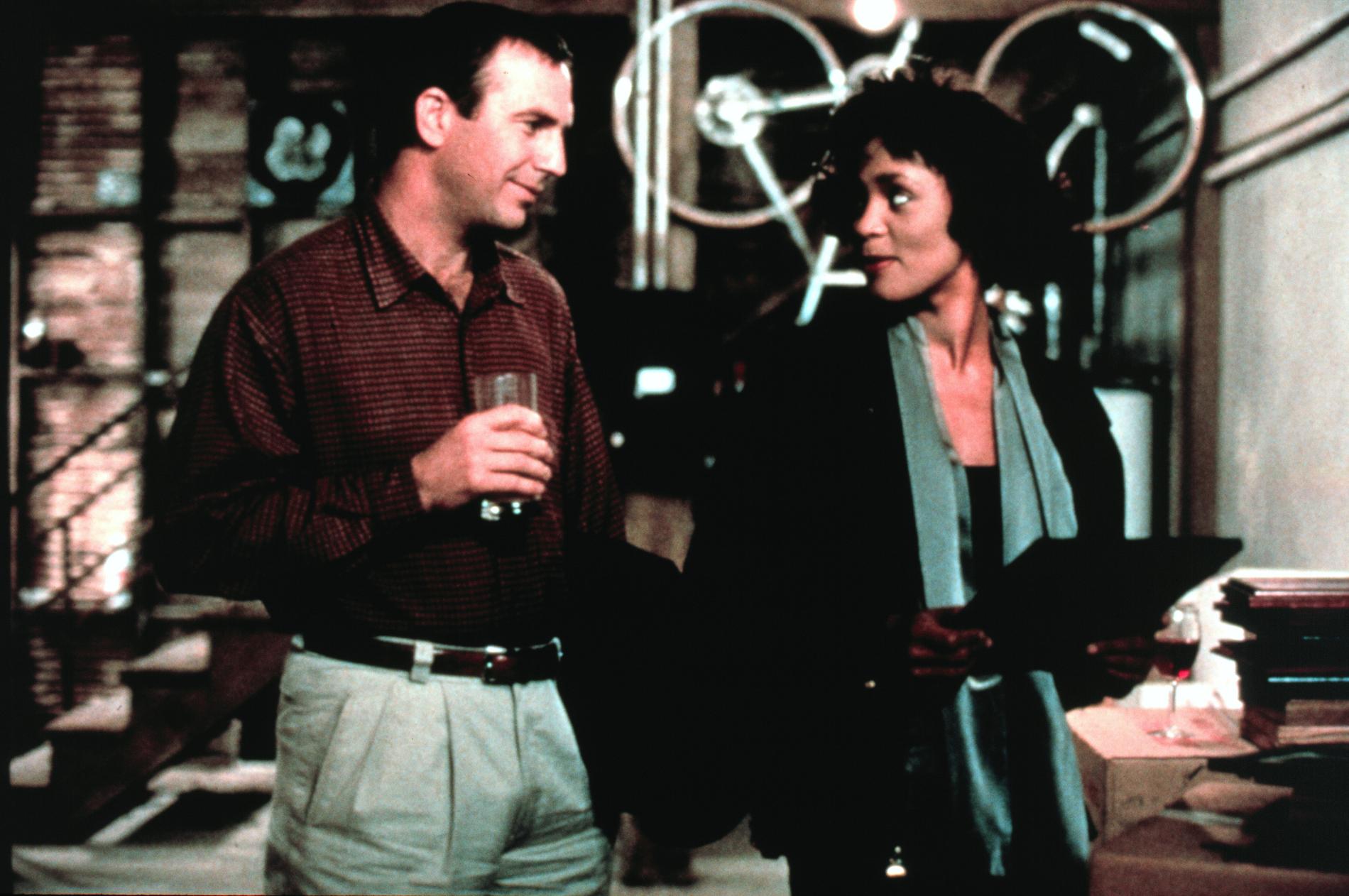 Kevin Costner och Whitney Houston i ”Bodyguard” 1992.