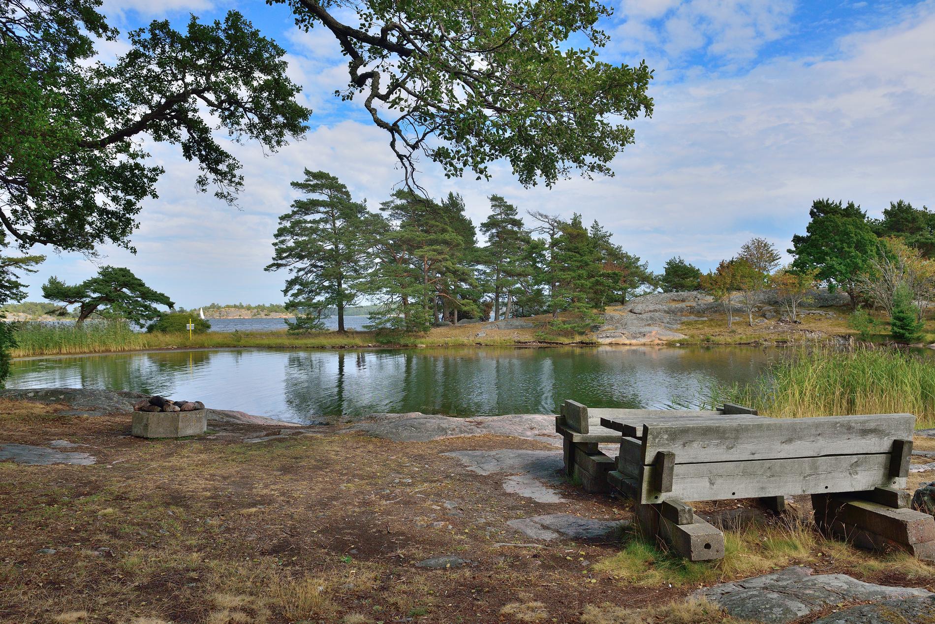 Skärgården utan båt – då passar Stendörrens naturreservat bra. 