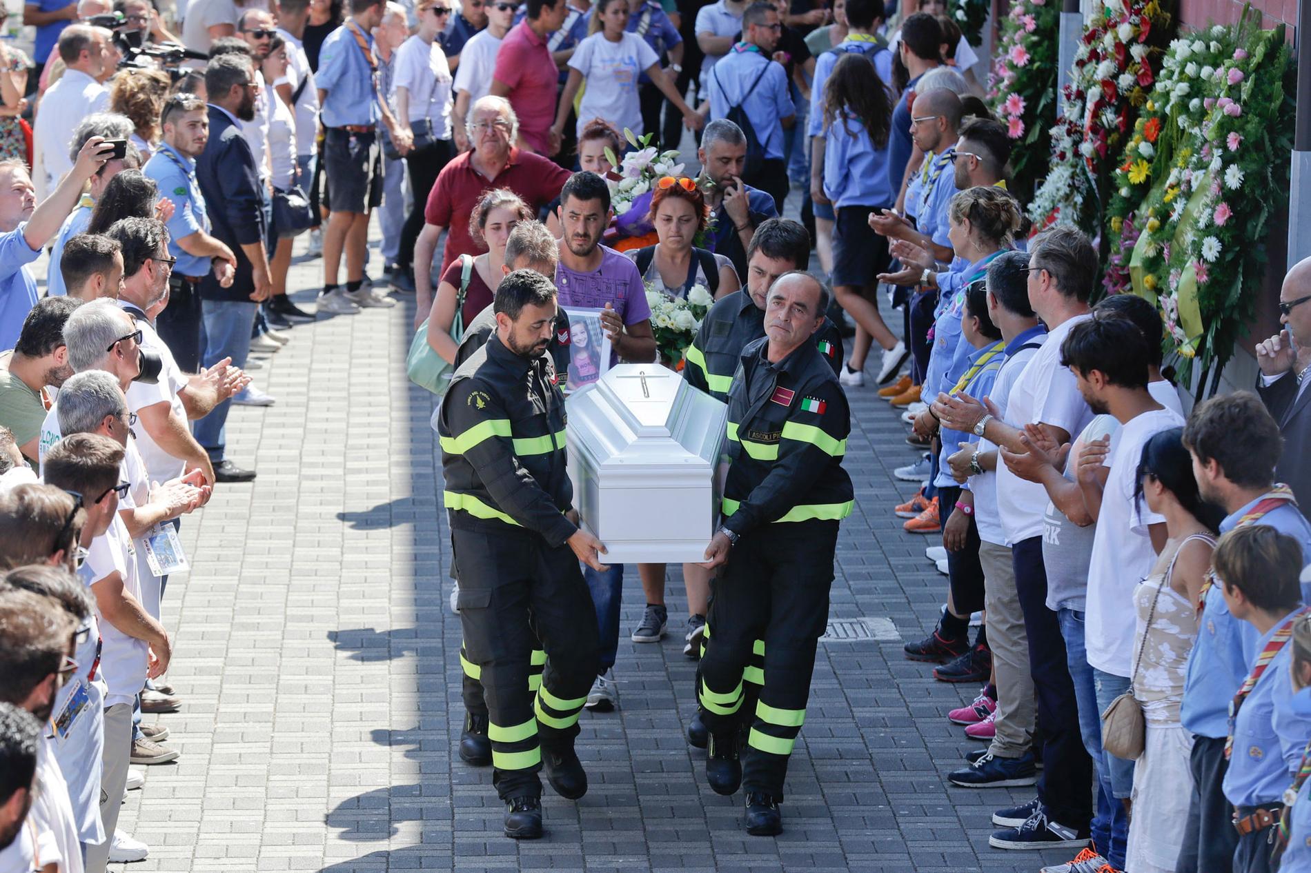 Under lördagen hölls minnesceremoni och begravning för de 35 människorna som dog i den italienska byn Arquata del Tronto i jordbävningen. En av dem var nioåriga Giulia.