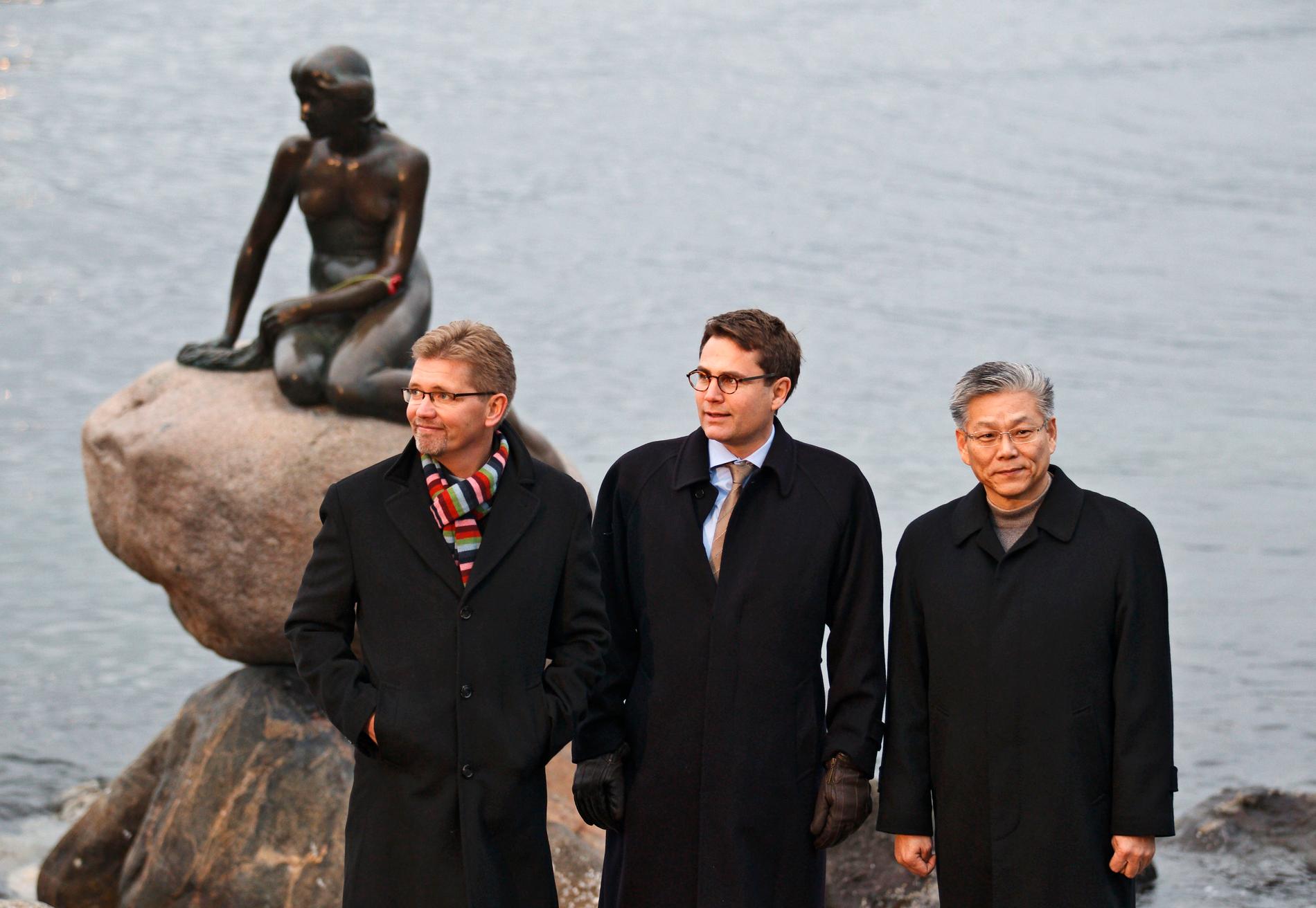Danske borgmästaren Frank Jensen med den "lille havsfrue" i bakgrunden har stora planer för Öresund.
