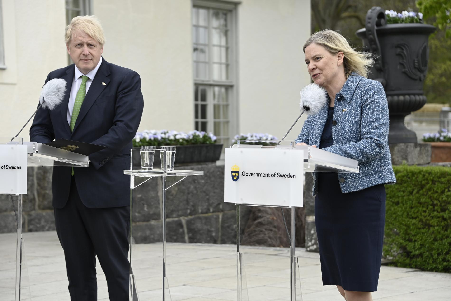Boris Johnson och Magdalena Andersson under pressträffen.