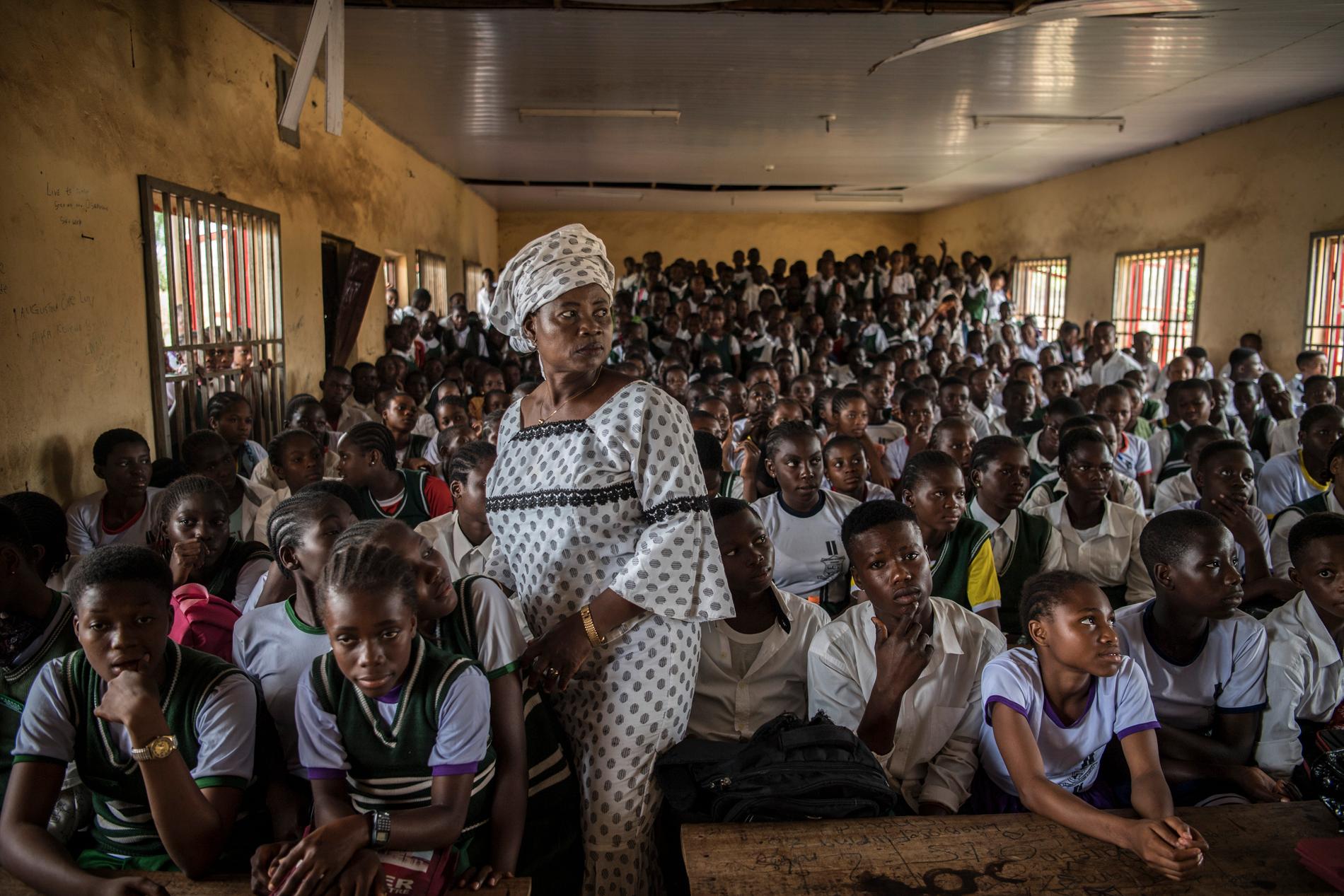 Sedan terminsstarten i januari har 100 av de 1200 elever på Egba-skolan utanför Benin City i delstaten Edo i södra Nigeria gett sig av.