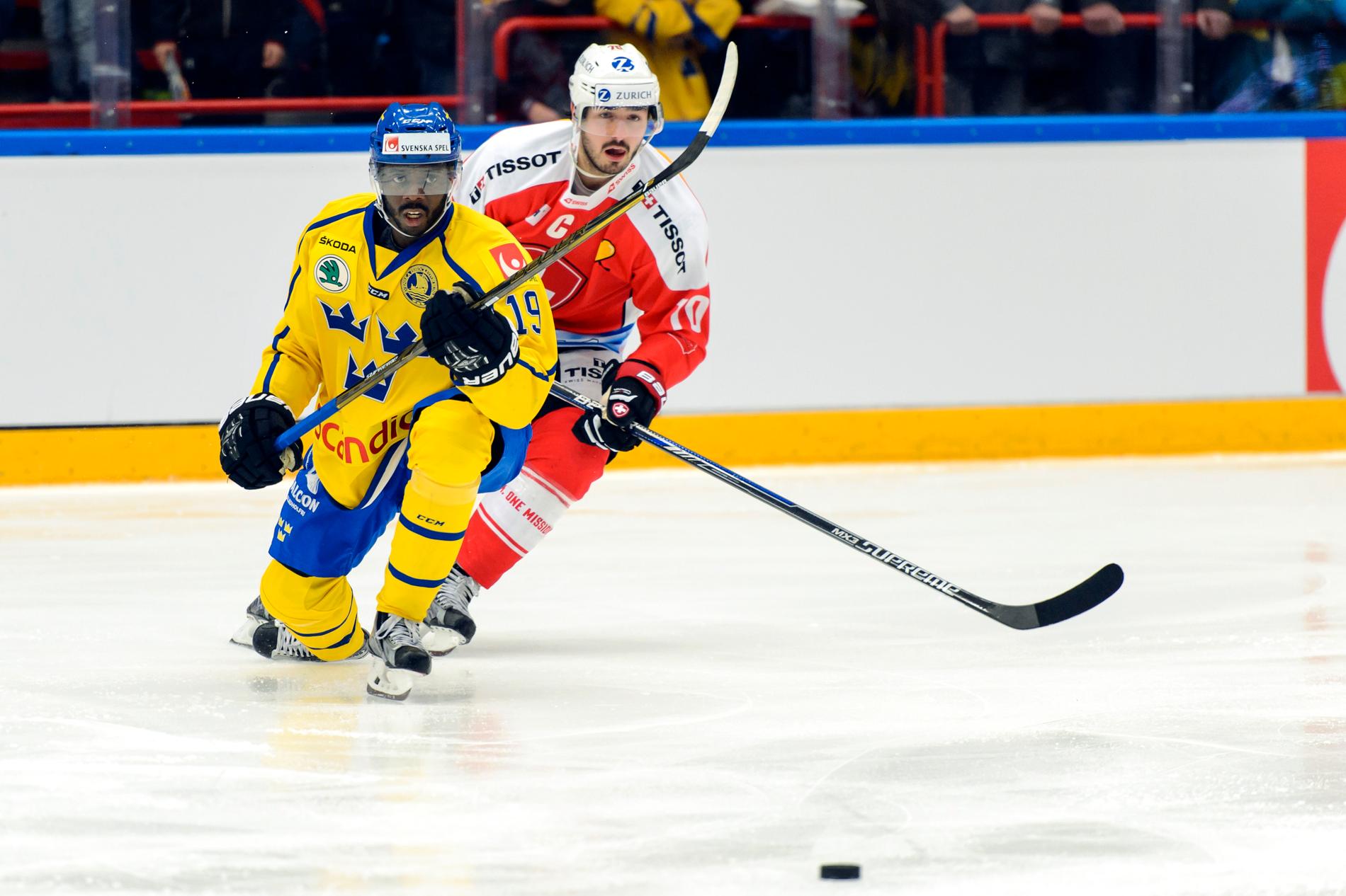 Edwin Hedberg under ishockeymatchen i Euro Hockey Challenge mellan Sverige och Schweiz den 7 april 2016 i Ljungby.