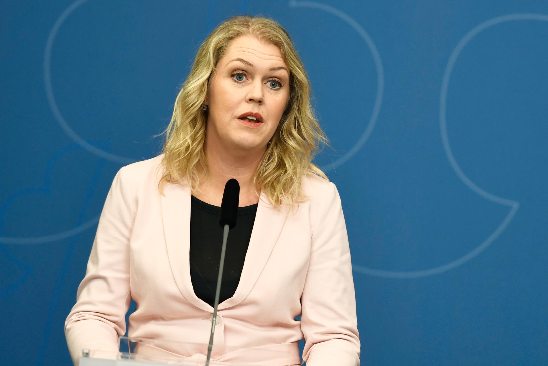Ministern Lena Hallengren (S).