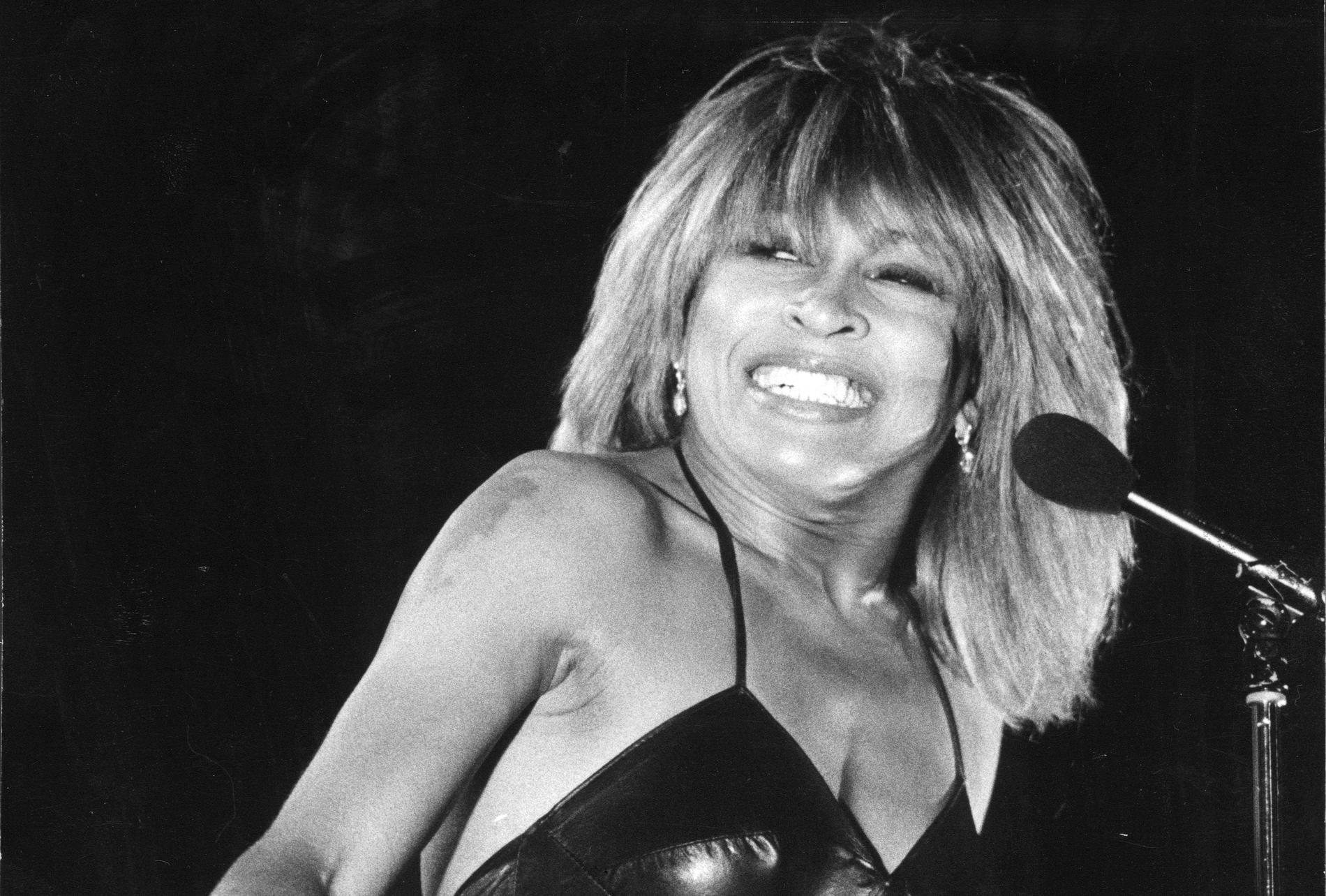 Tina Turner på scen i Stockholm 1983.