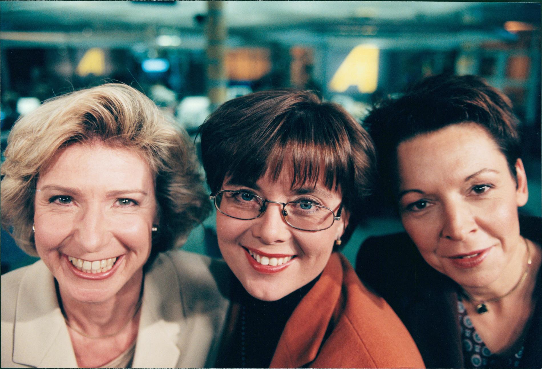 Helena Stålnert, Lotta Bouvin-Sundberg och Nedjma Chaouche på SVT:s redaktion 1999.