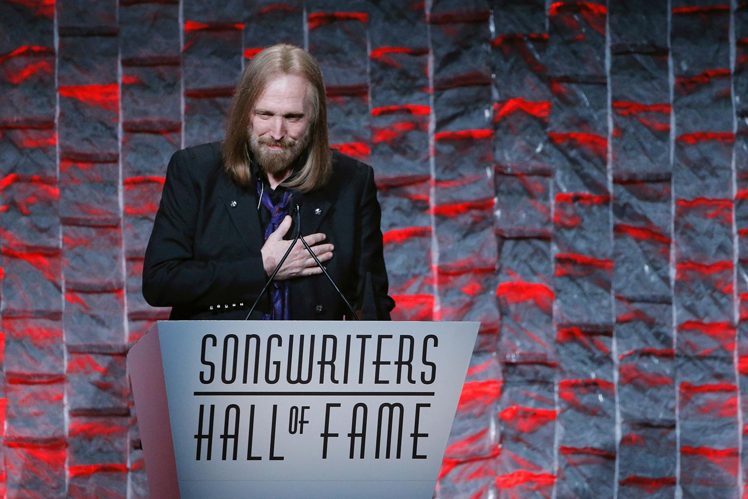 I juni förra året antogs Tom Petty till låtskrivarnas Hall of Fame.