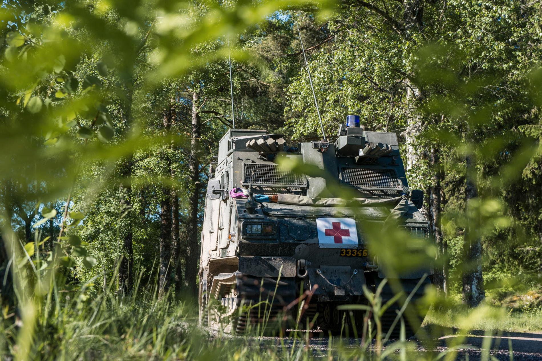 Försvaret skickar bandvagn 410 till branden i Ljusdal.