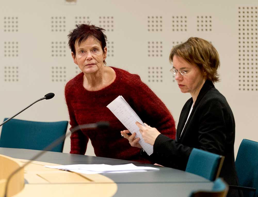 Lillemor Östlin "Hinsehäxan" vid häktningsförhandlingarna i Sundsvalls tingsrätt i januari 2013.