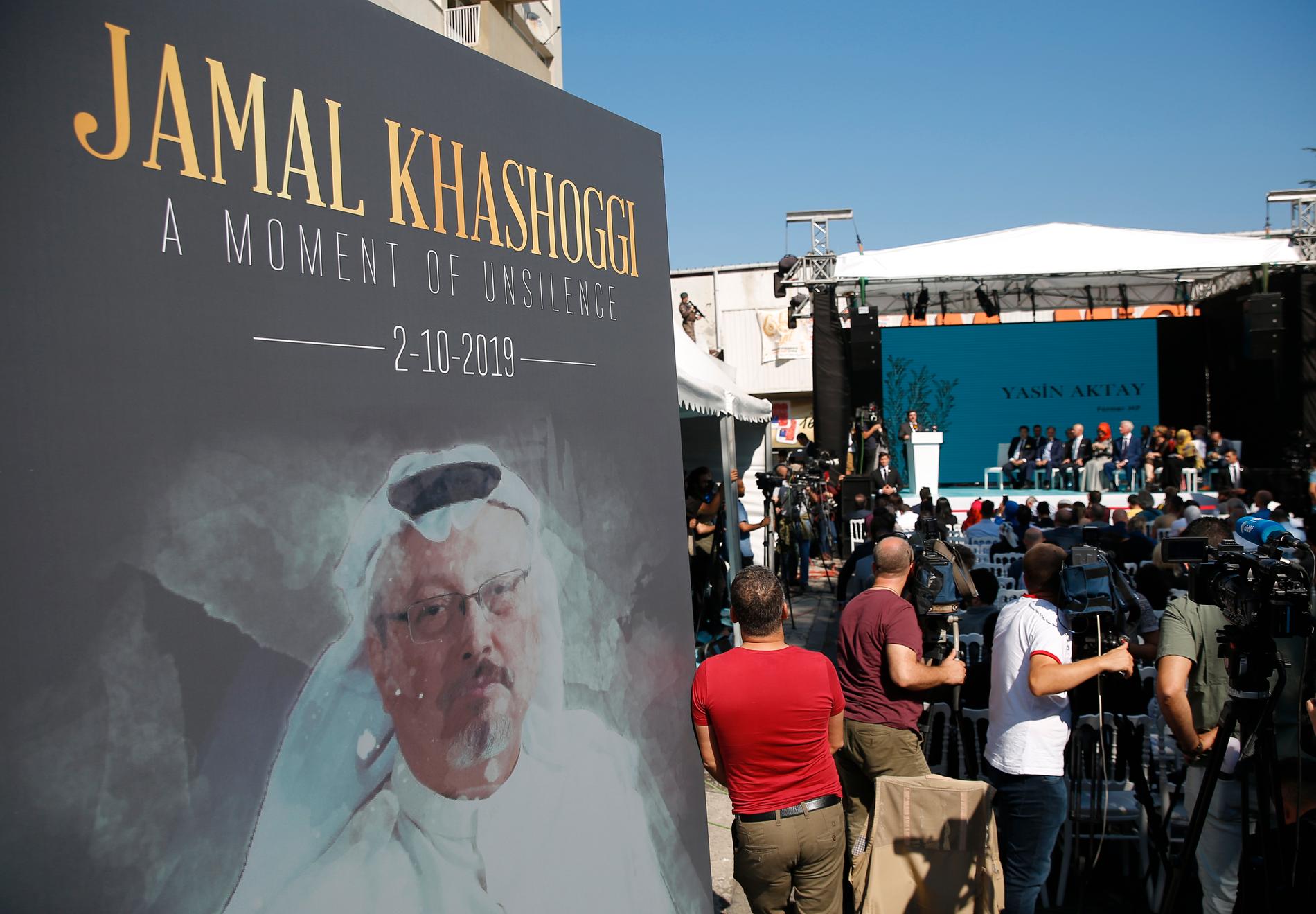 En bild på Jamal Khashoggi vid en ceremoni i höstas, ett år efter hans död. Arkivbild.