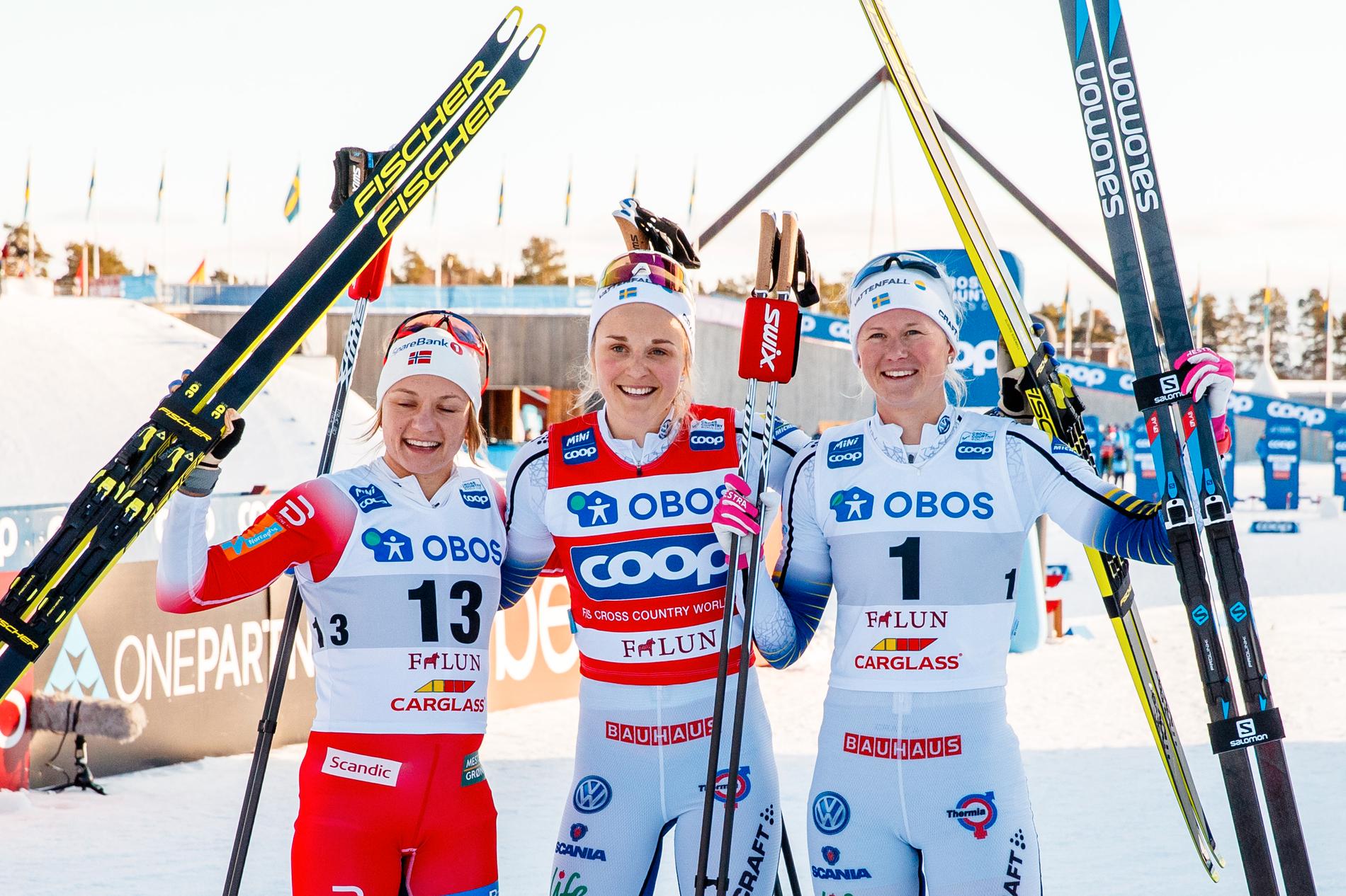 Stina Nilsson och Maja Dahlqvist på pallen i fjol.