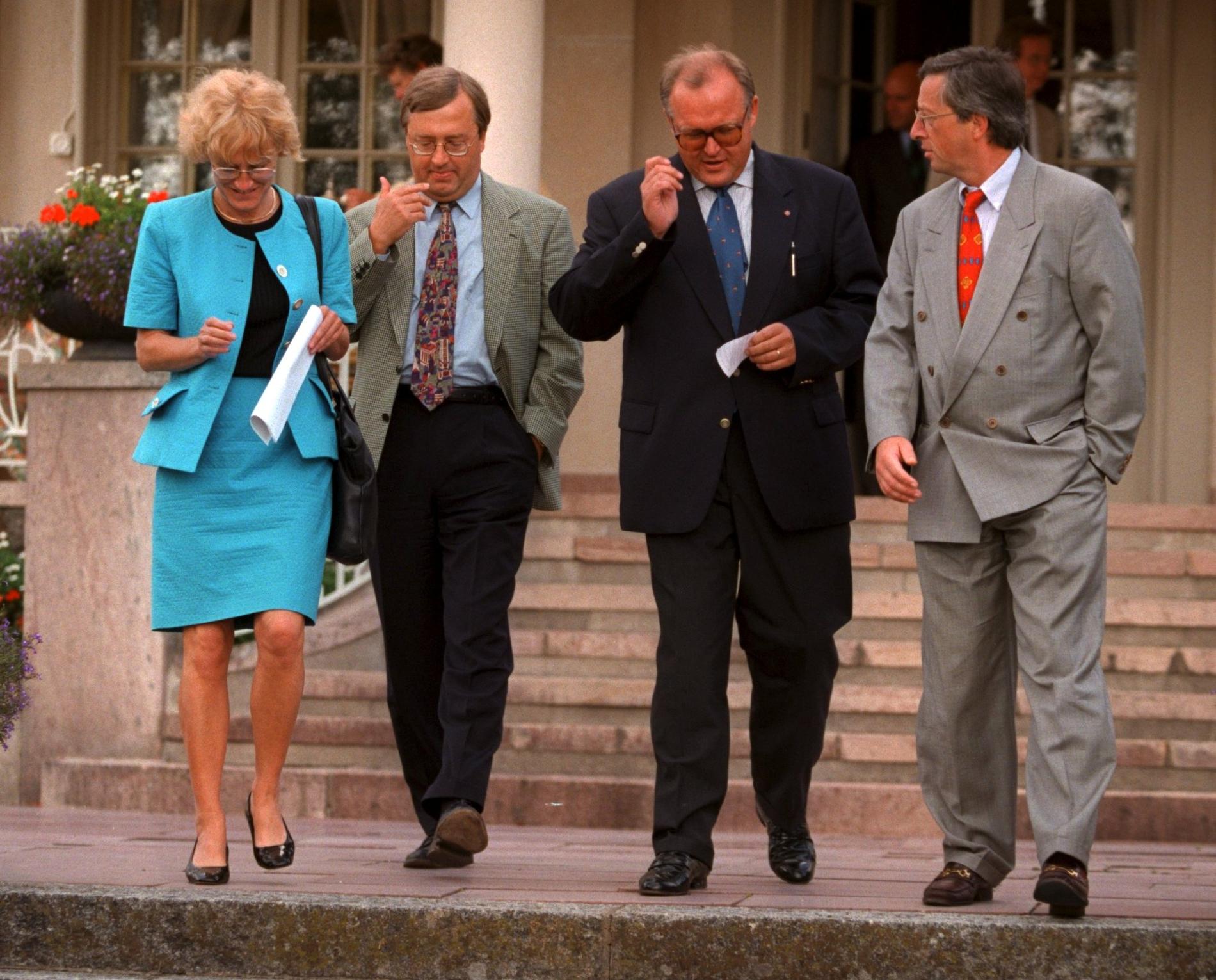 Toppmöte mellan Sverige och Luxemburg på Harpsund i augusti 1997. Från vänster: Luxemburgs socialminister Mady Delvaux-Stehres, Sveriges finansminister Erik Åsbrink, statsminister Göran Persson, Luxemburgs premiärminister Jean-Claude Juncker.