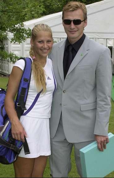 Anna Kournikova hävdade att hon och NHL-spelaren Sergej Fedorov bara var kompisar. Nu bekräftar Fedorov ryktena - de var gifta.