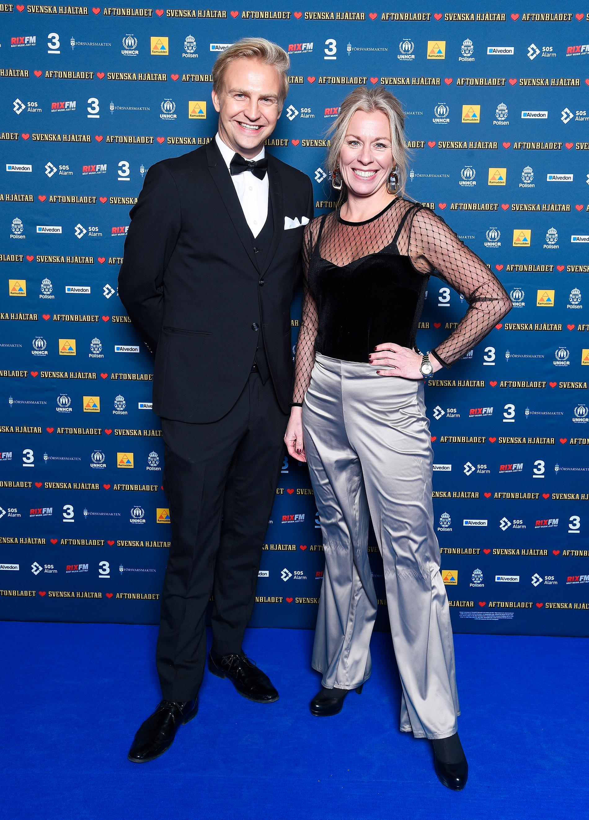 Programledarna Janne Grönroos och Maria Bjaring. 