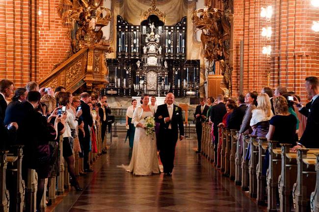 Pompa och ståt  Paret och kollegorna Susanne Adlercreutz och Eskil Erlandsson gifte sig i Storkyrkan i Stockholm lördagen den 5 maj.