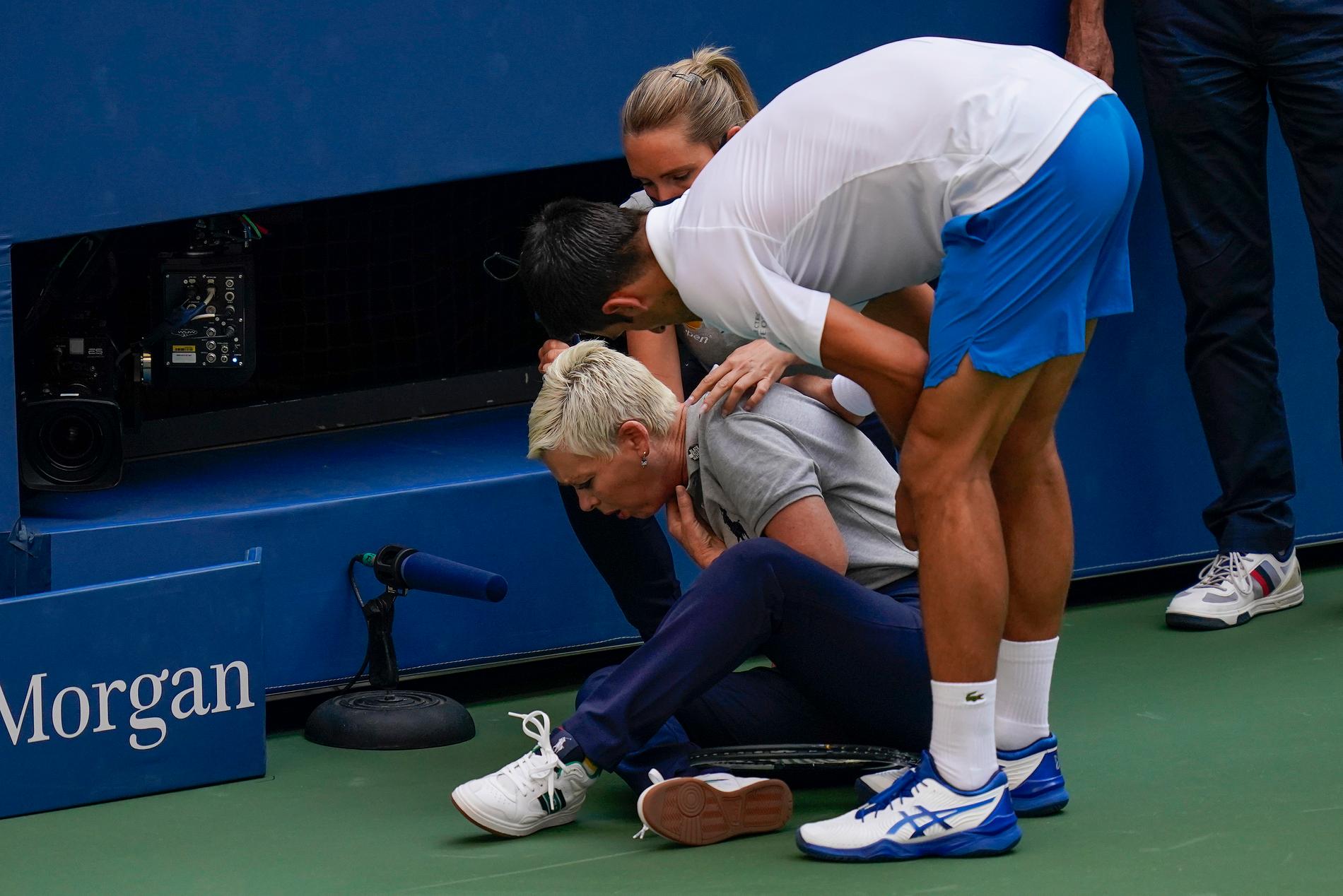 Novak Djokovic träffade den kvinnliga linjedomaren på halsen. Arkivbild.