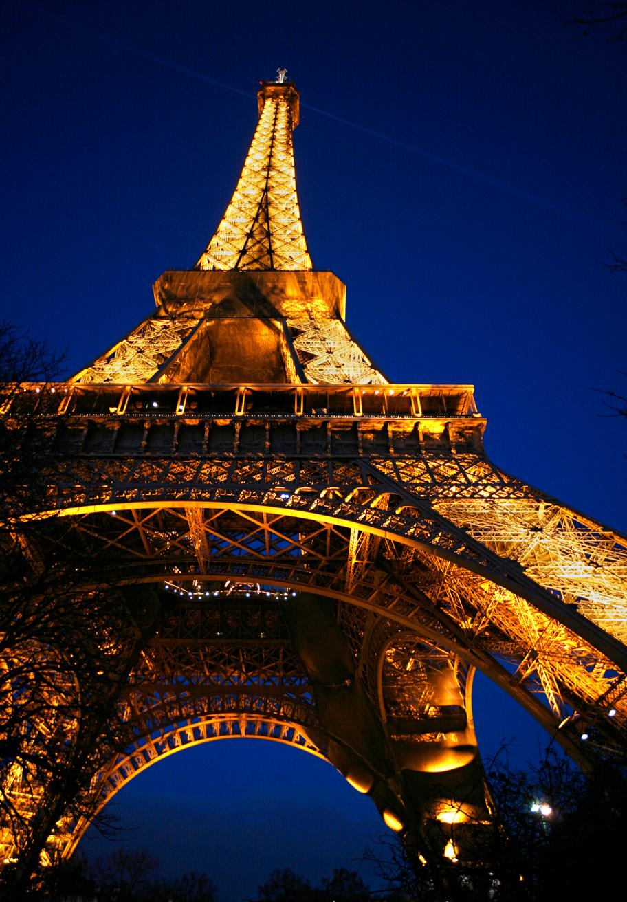 För den som verkligen vill imponera på dejten bör boka ett bord i Eiffeltornets restaurang i Paris.