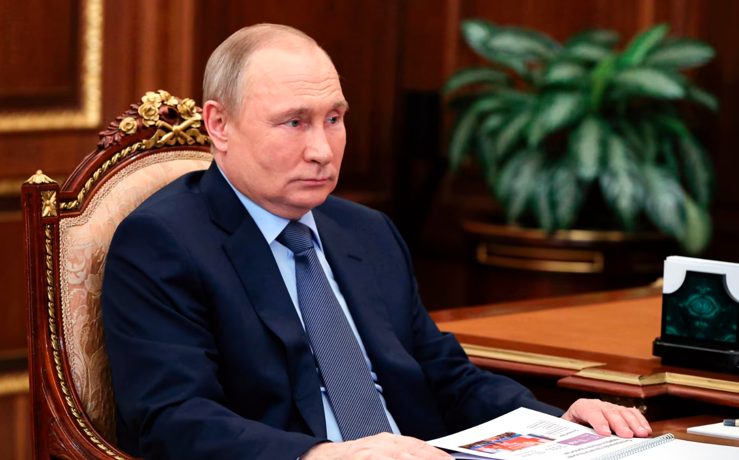 Rysslands president Vladimir Putin under ett möte i Moskva för en månad sen.