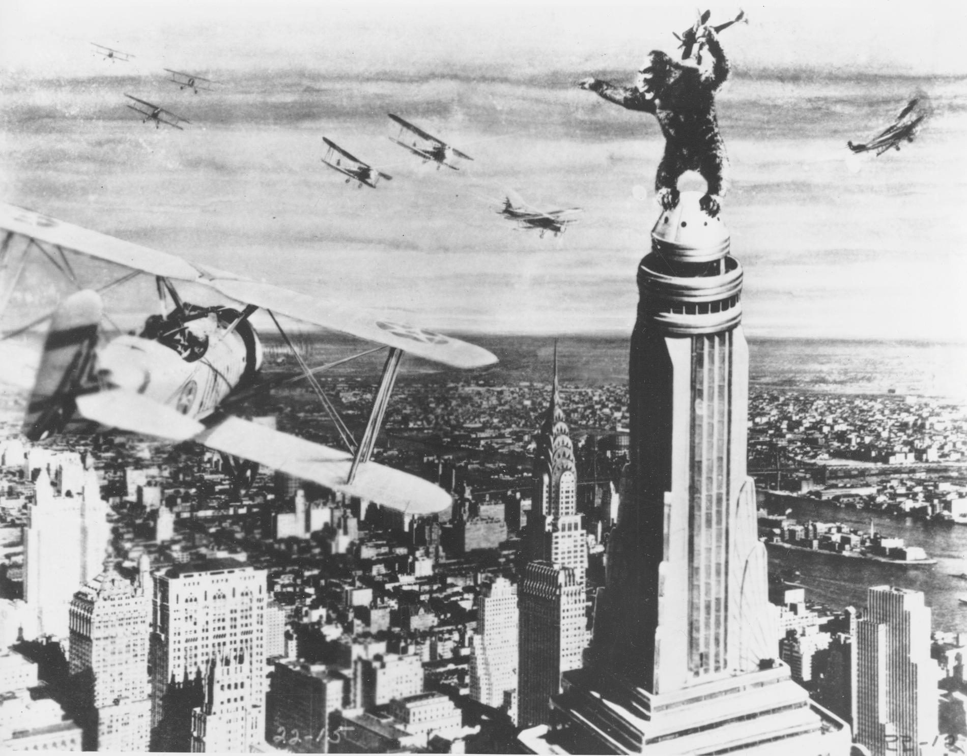 King Kong högst upp i Empire state building i den klassiska filmen från 1933.