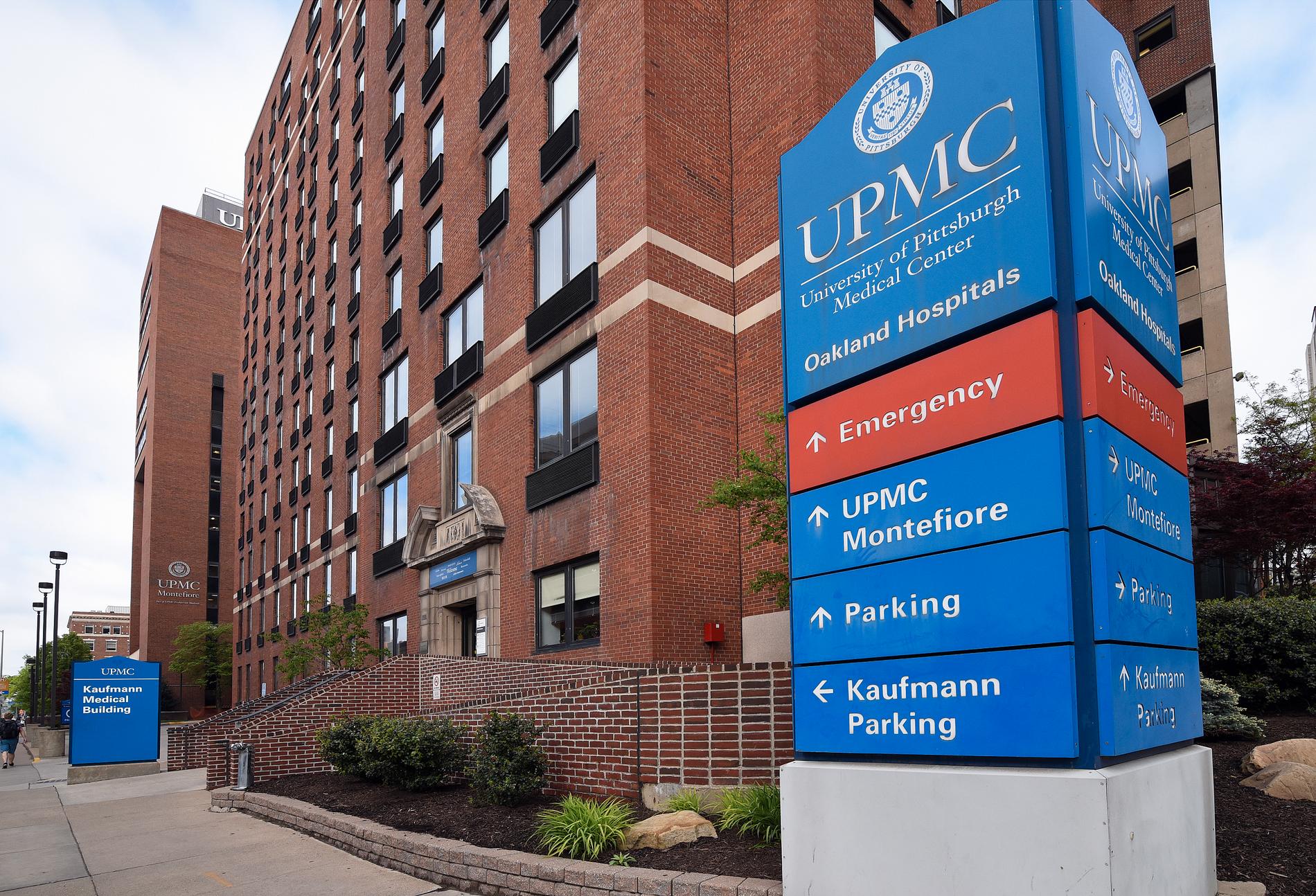 Här på ett universitetssjukhus i Pittsburgh, USA, opererades Zlatan.