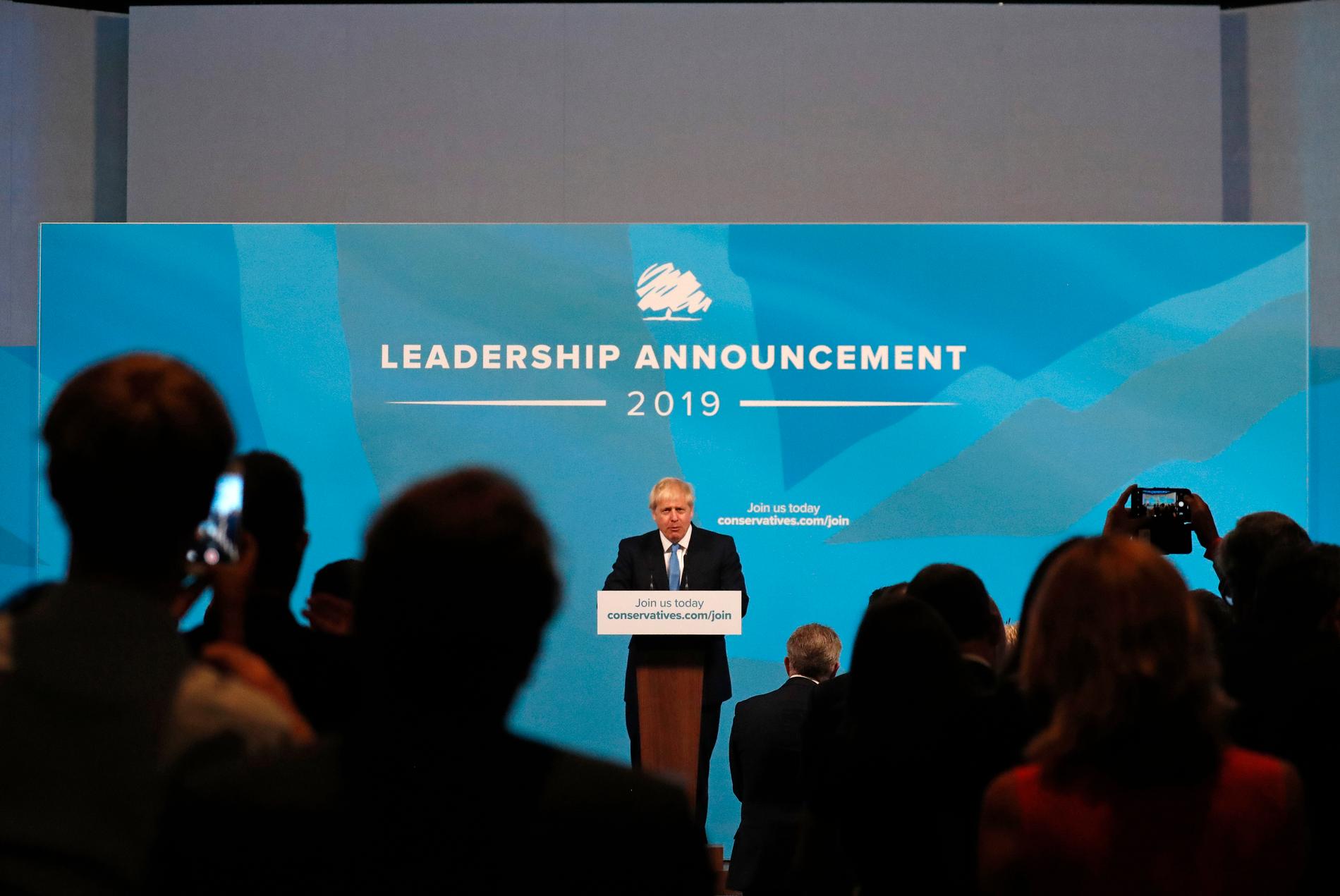 Boris Johnson blir Storbritanniens nye premiärminister.Han vann de konservativas partiledarval mot Jeremy Hunt med klara siffror.
