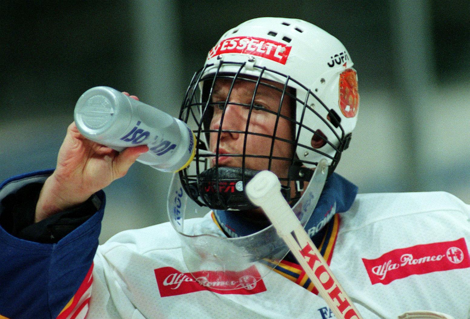 Tommy Söderström i Djurgårdströjan 1998.