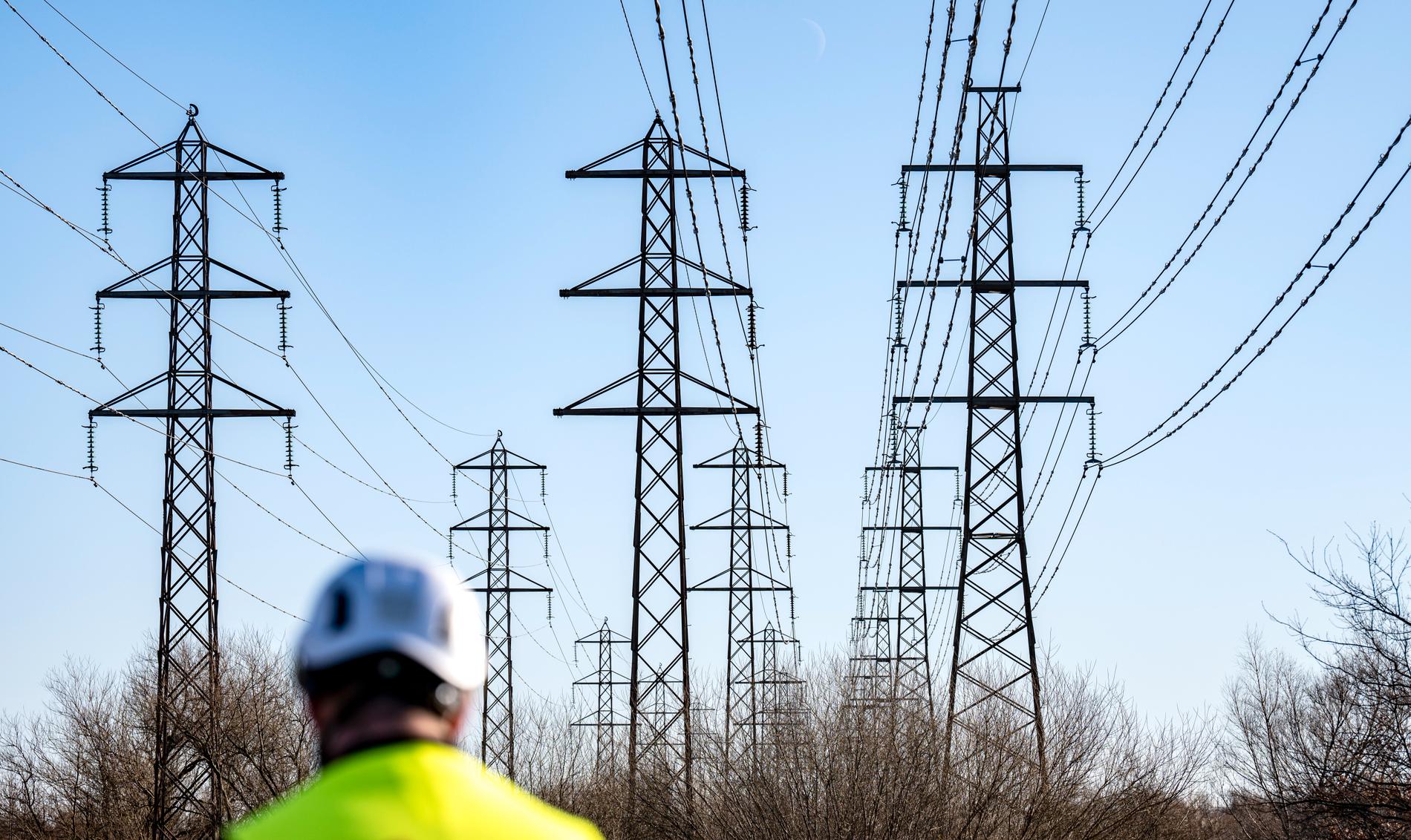 Staten behöver ta större kontroll över energimarknaden för att det ska produceras tillräckligt med el till ett rimliga priser, skriver Wolfgang Hansson.