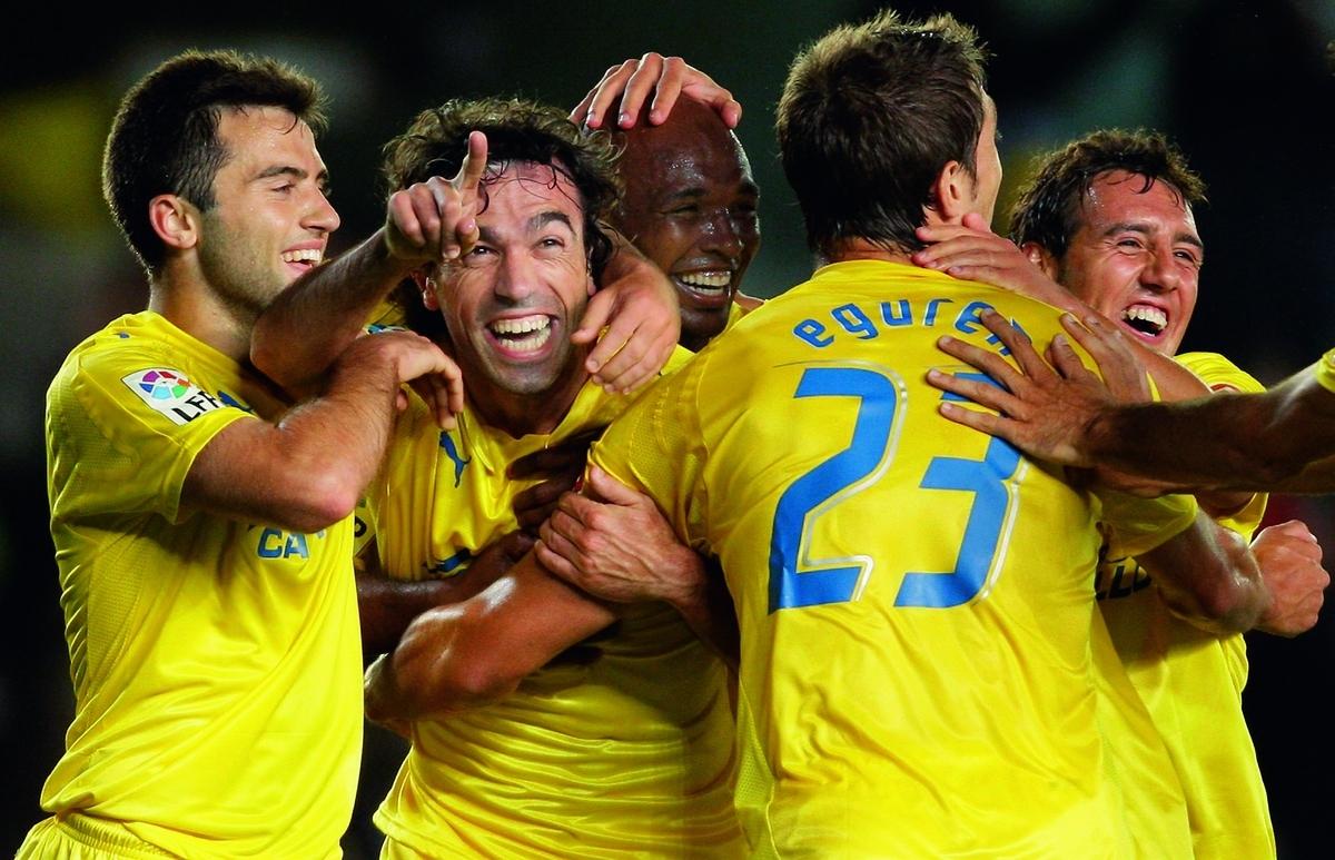 SAMMANSVETSADE Fotbollsfamiljen Villarreal ställs mot Arsenal i kväll.