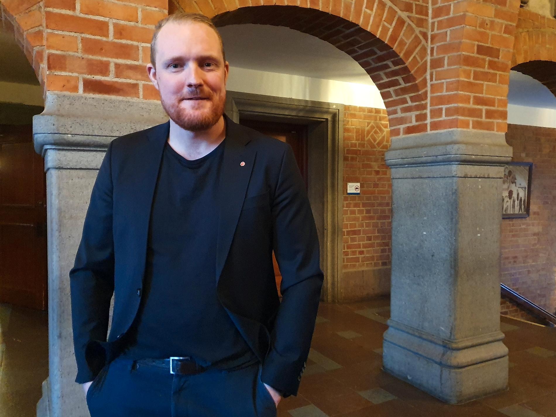 Oppositionsrådet Niklas Daoson (S) i Östersunds rådhus.