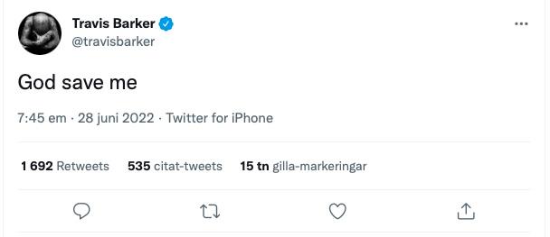 Travis Barker skrev ”Gud hjälpe mig” på Twitter, men fans har påpekat att det också är en låttitel av Barkers goda vän Machine Gun Kelly.