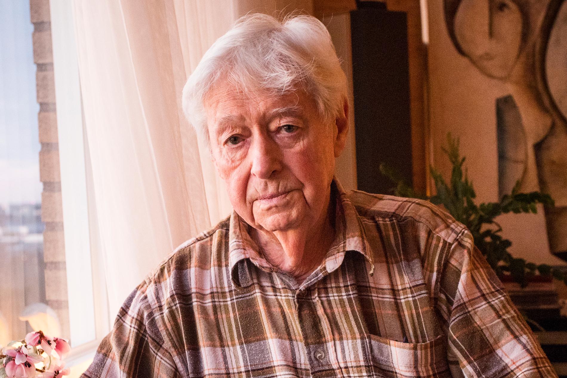 90-åriga Alfred Endl bor under helgen hos sin särbo – han klarar inte av att bo i barackerna säger han.