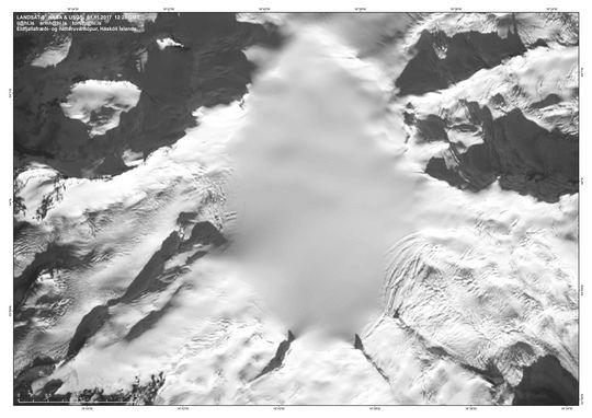Satellitbild över Öraefajökull tagen den 1 november. 