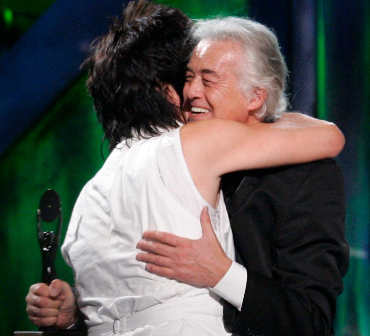 Jimmy Page inviger Jeff Beck i Rock and Roll Hall of Fame 2009.