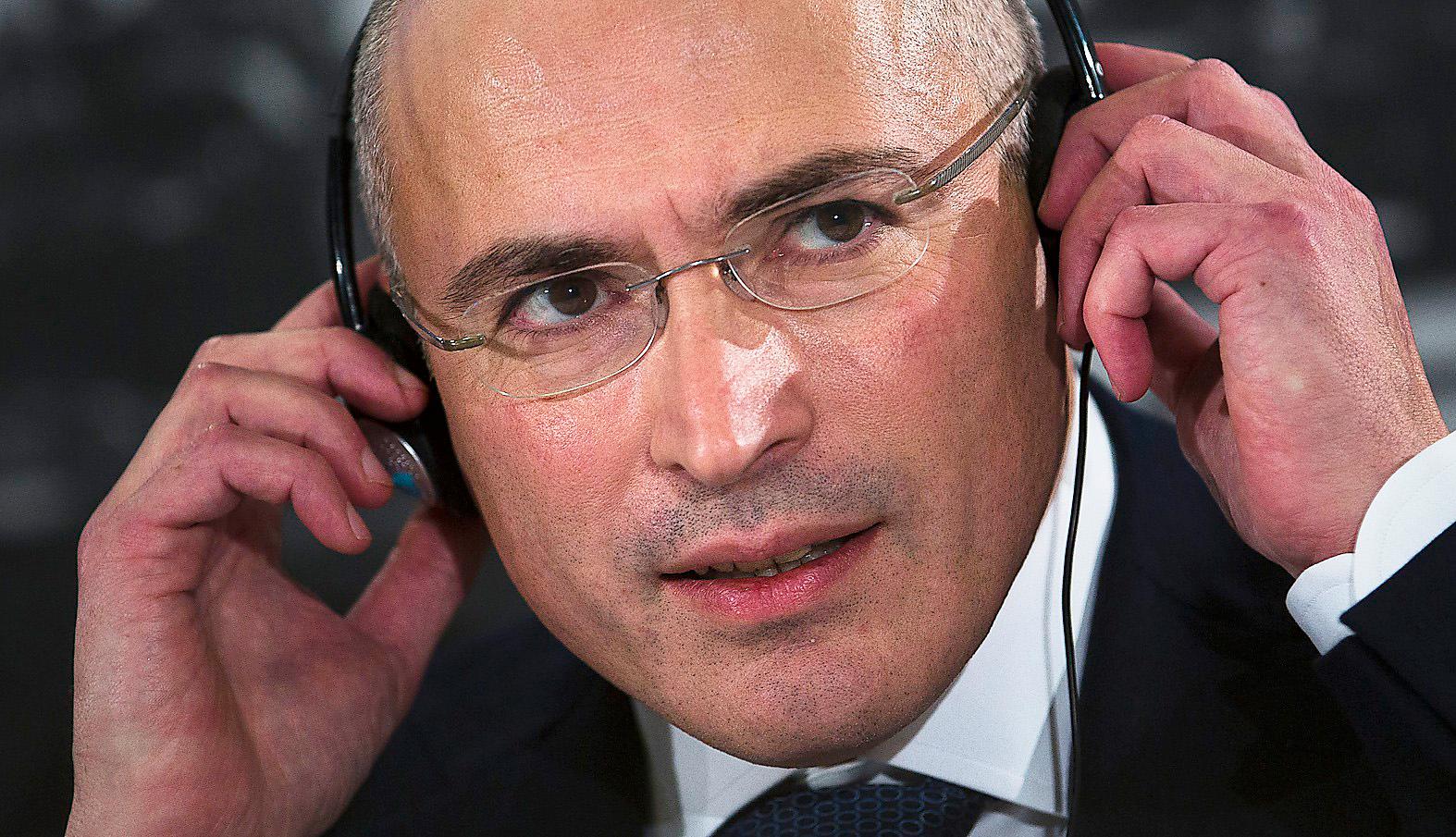 HJÄLTE I VÄST Ryske oligarken Michail Chodorkovskij är populär bland västledare men har svagt folkligt stöd i Ryssland, skriver vänsterpolitikern Aleksej Sachnin och Rysslandskännaren Per Leander.