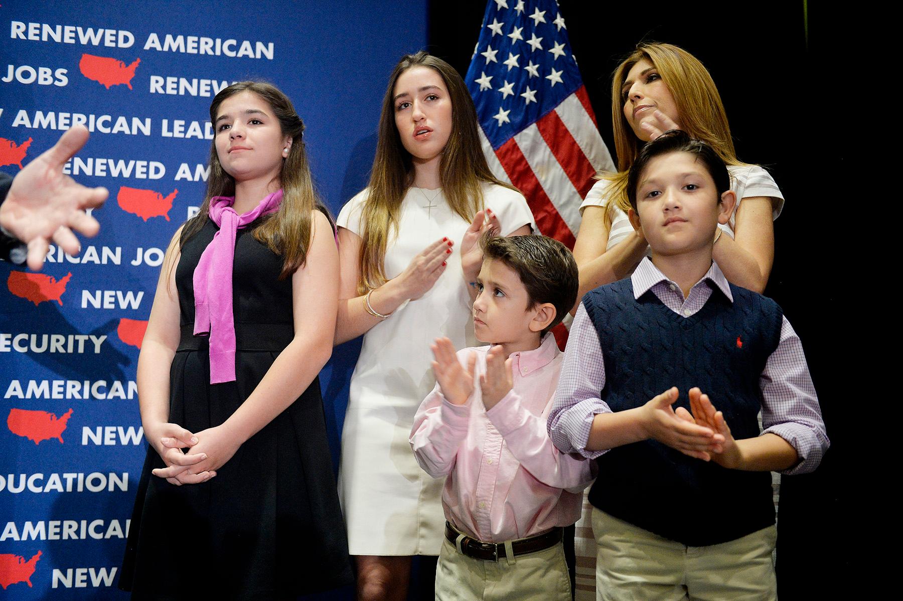 Floridasenatorn Marco Rubio meddelar att han hoppar av sin presidentkandidatur. Familjen.