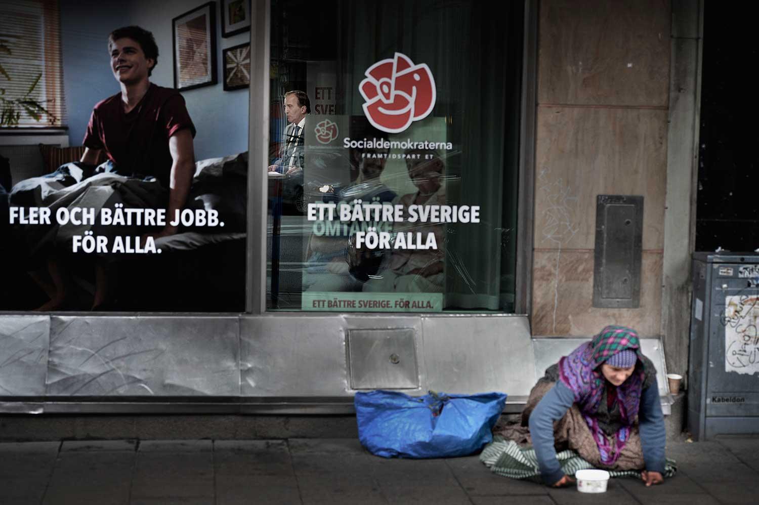Tiggare kan tvingas betala upp till 2 000 kronor för att sitta på gatan och tigga. (Bilden har inget samband med artikeln.)