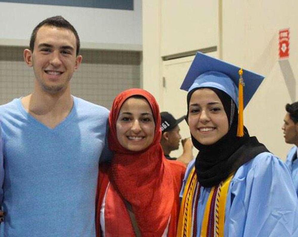 Deah Shaddy Barakat, 23, Yusor Mohammad, 21 och Razan Mohammad Abu-Salha, 19.