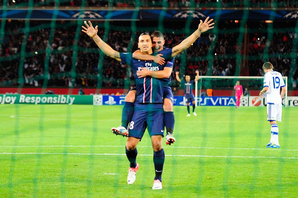 Zlatan fortsätter ösa in mål – nu i PSG. Här jublar han efter en fullträff mot Dynamo Kiev i Champions League i september 2012.