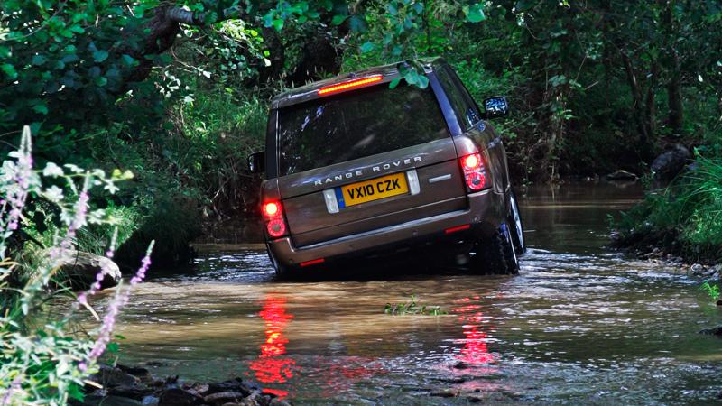 Än i dag sätter Range Rover stor vikt vid att poängtera hur bra deras bilar är i terrängen. Foto: Johannes Collin