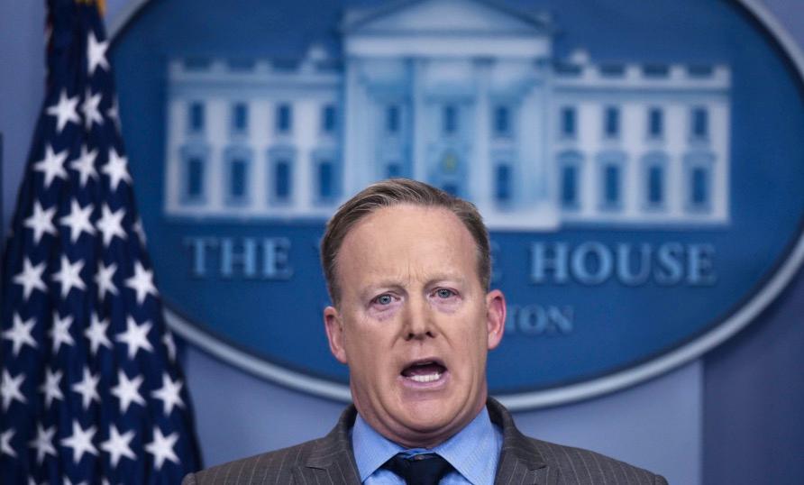 Sean ”Bagdad Bob” Spicer ljög för att påstå att media ljög om dåliga publiksiffror.