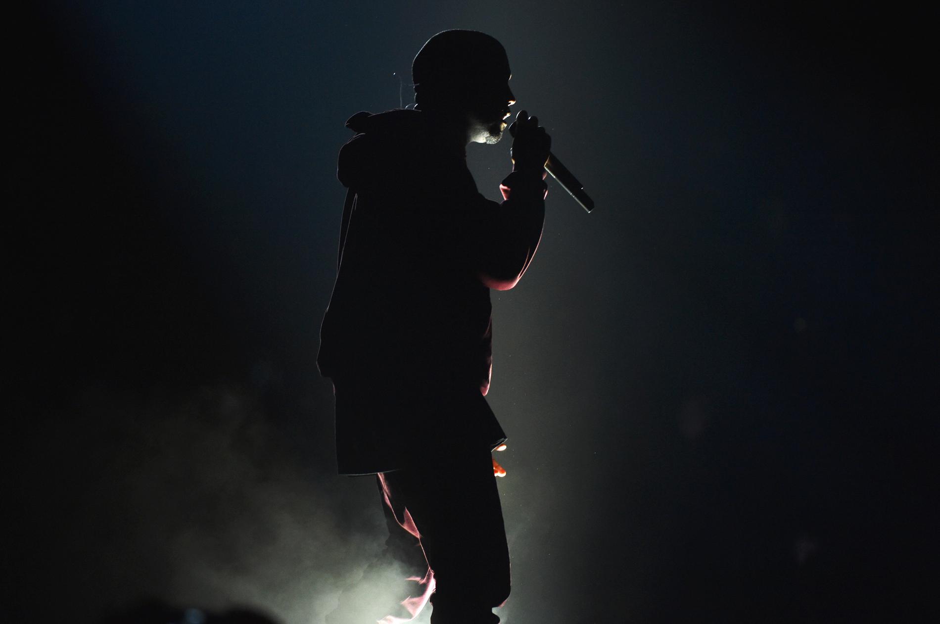 Kanye West under sitt framträdande på Grammy Awards 2015.