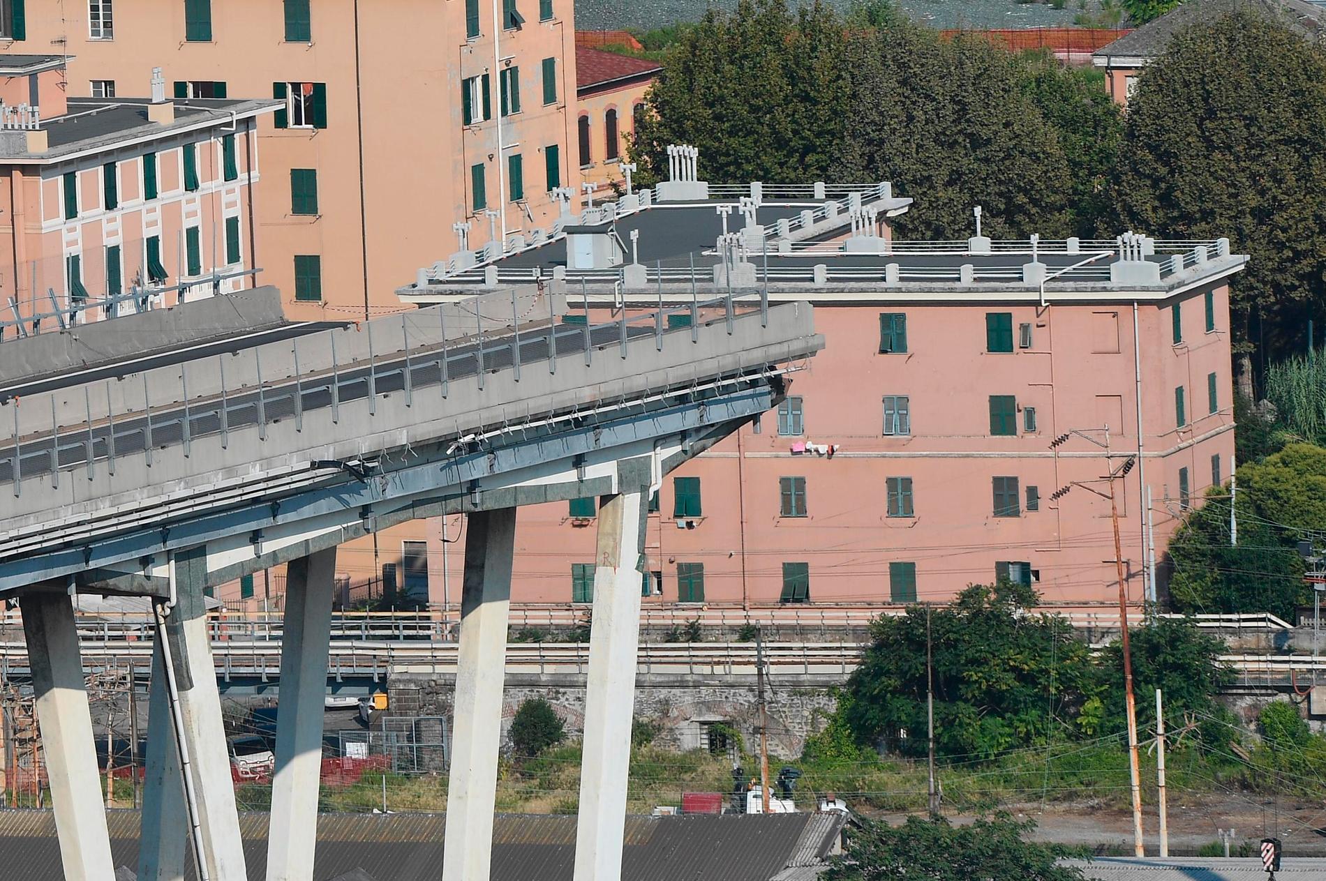 Den kollapsade motorvägsbron i Genua i somras. Arkivbild.