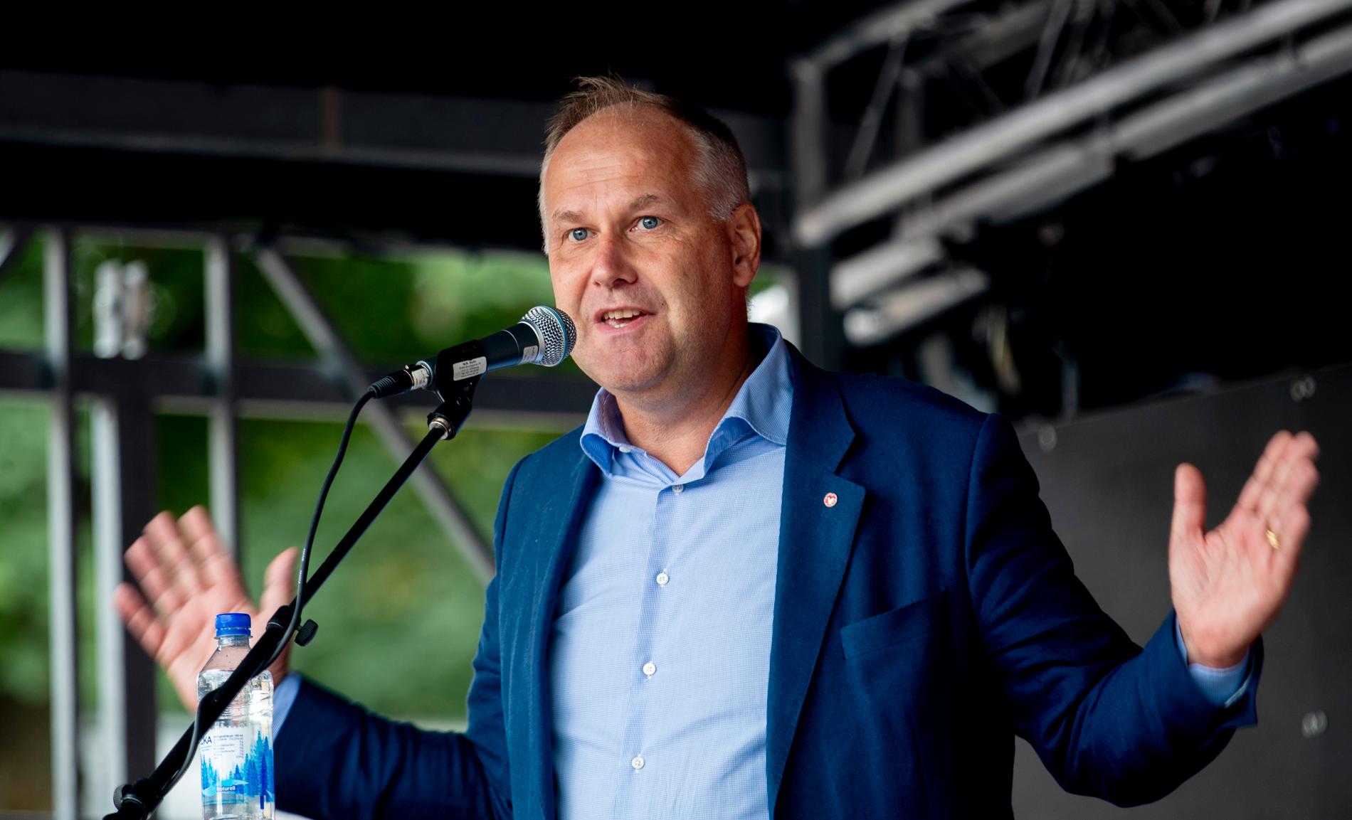 Vänsterpartiets ledare Jonas Sjöstedt lovar mer åt de flesta. Arkivbild.